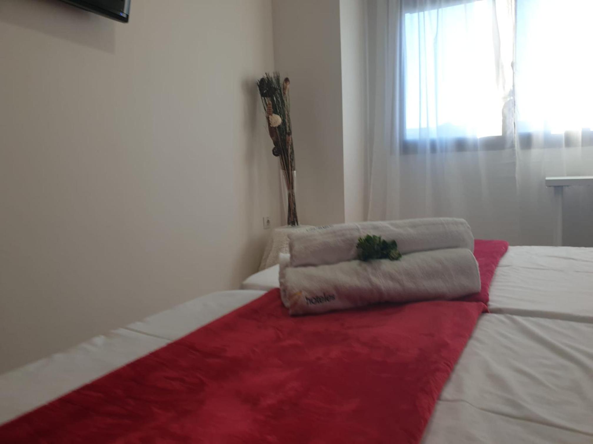 Triple Room with Private Bathroom - Photo 6