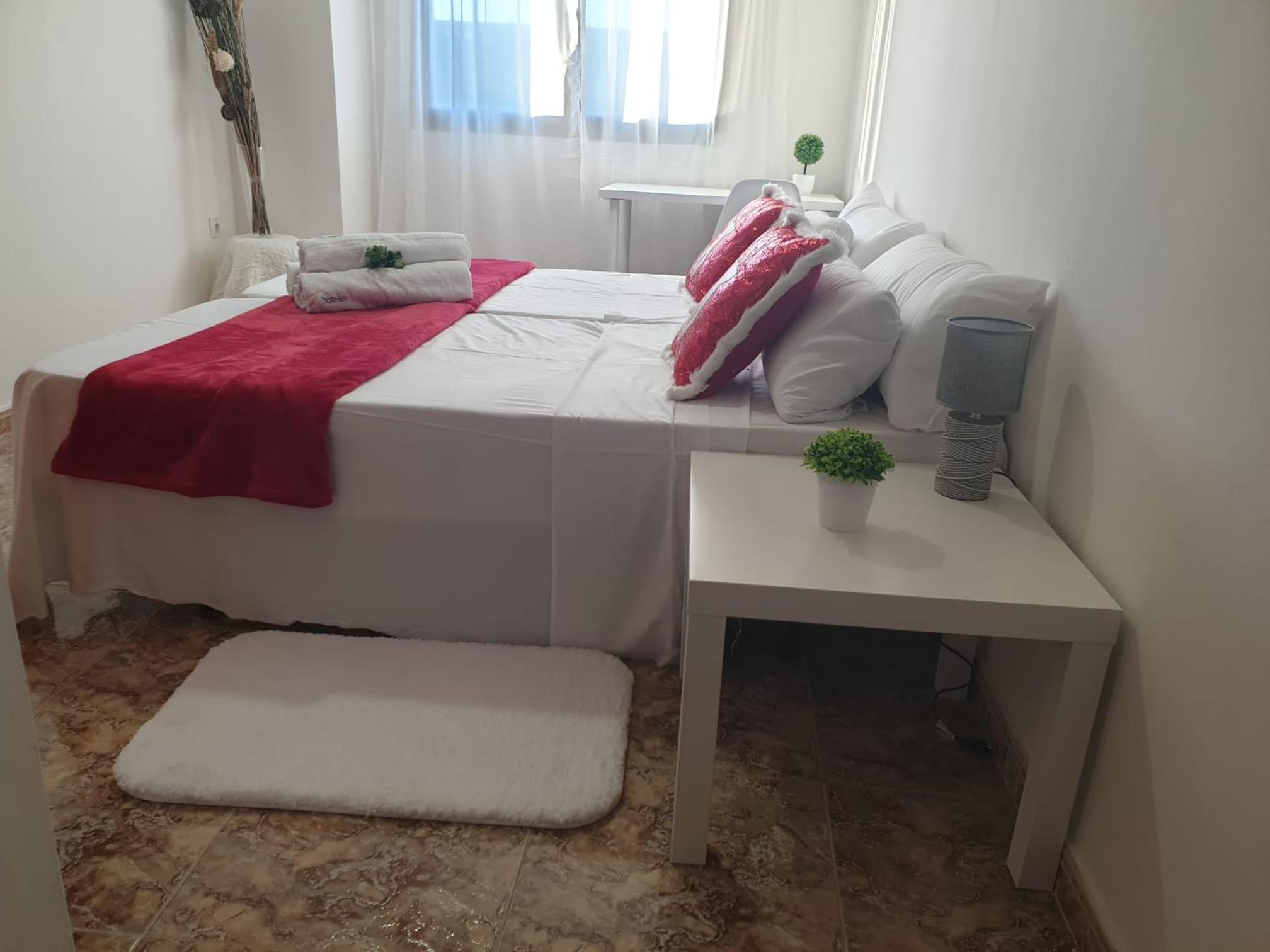 Triple Room with Private Bathroom - Photo 5