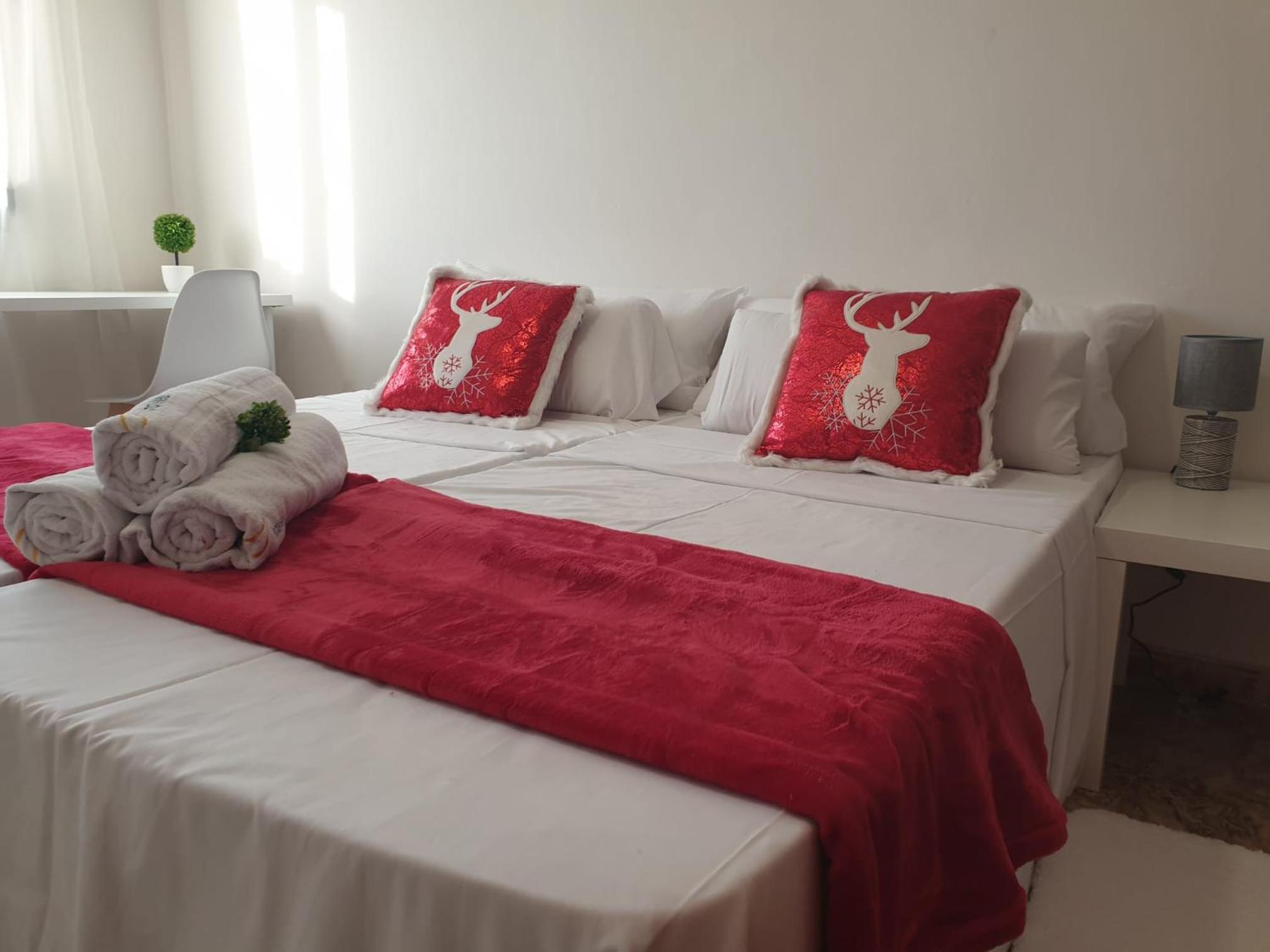 Triple Room with Private Bathroom - Photo 3