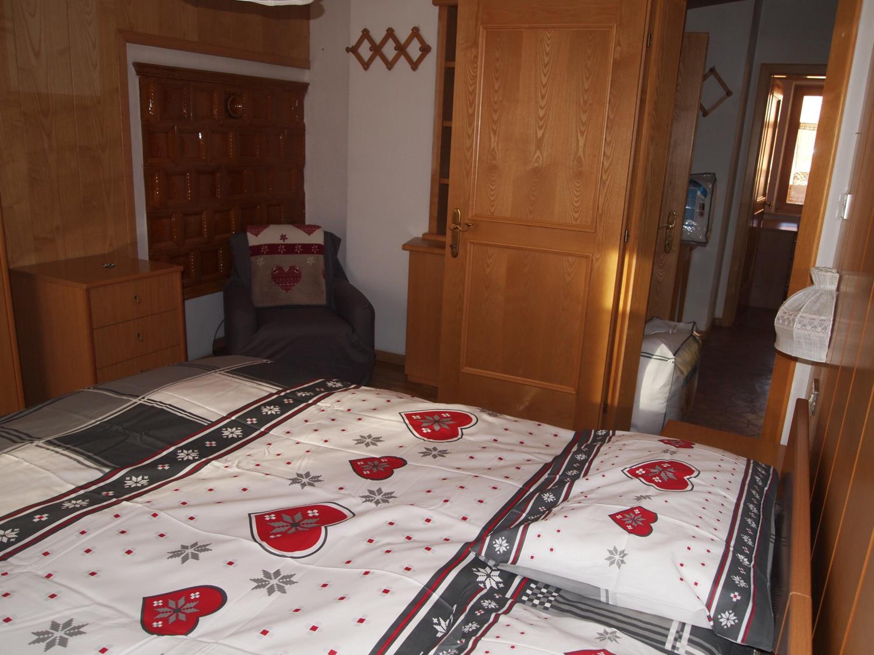 Two-Bedroom Deluxe Apartment with Garden View