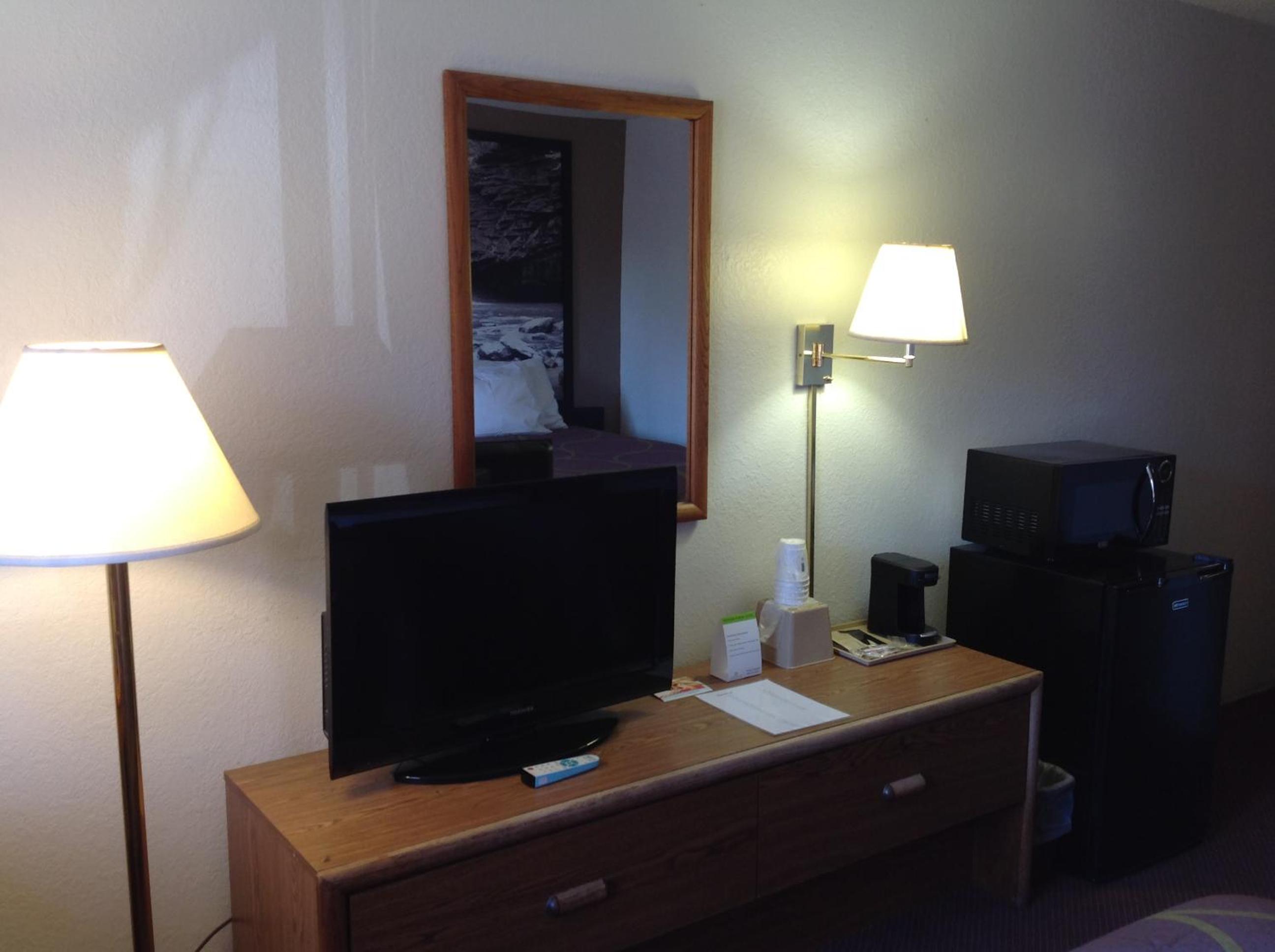Deluxe Double Room with Two Double Beds - Non-Smoking - Photo 1