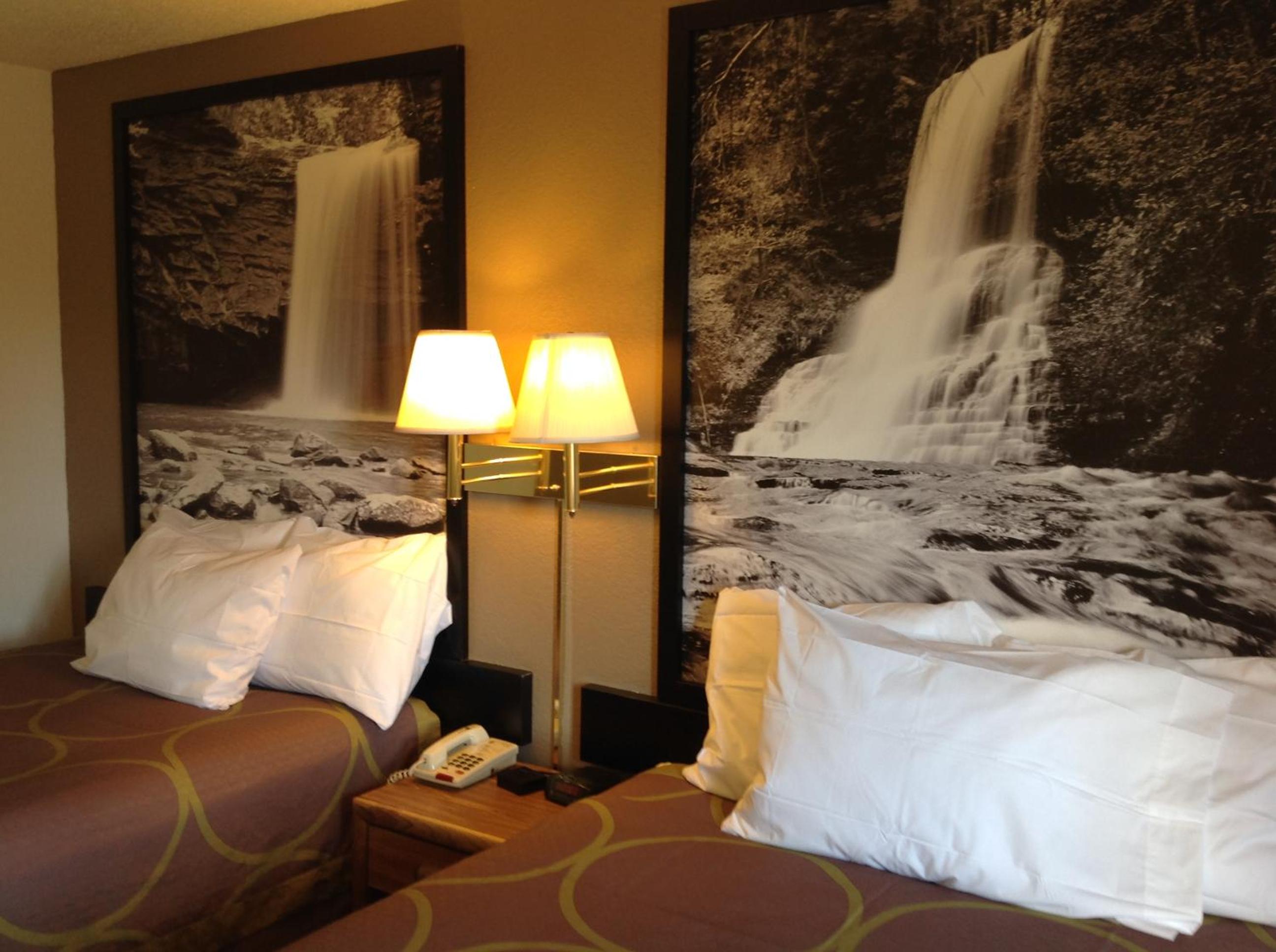 Deluxe Double Room with Two Double Beds - Non-Smoking - Photo 15