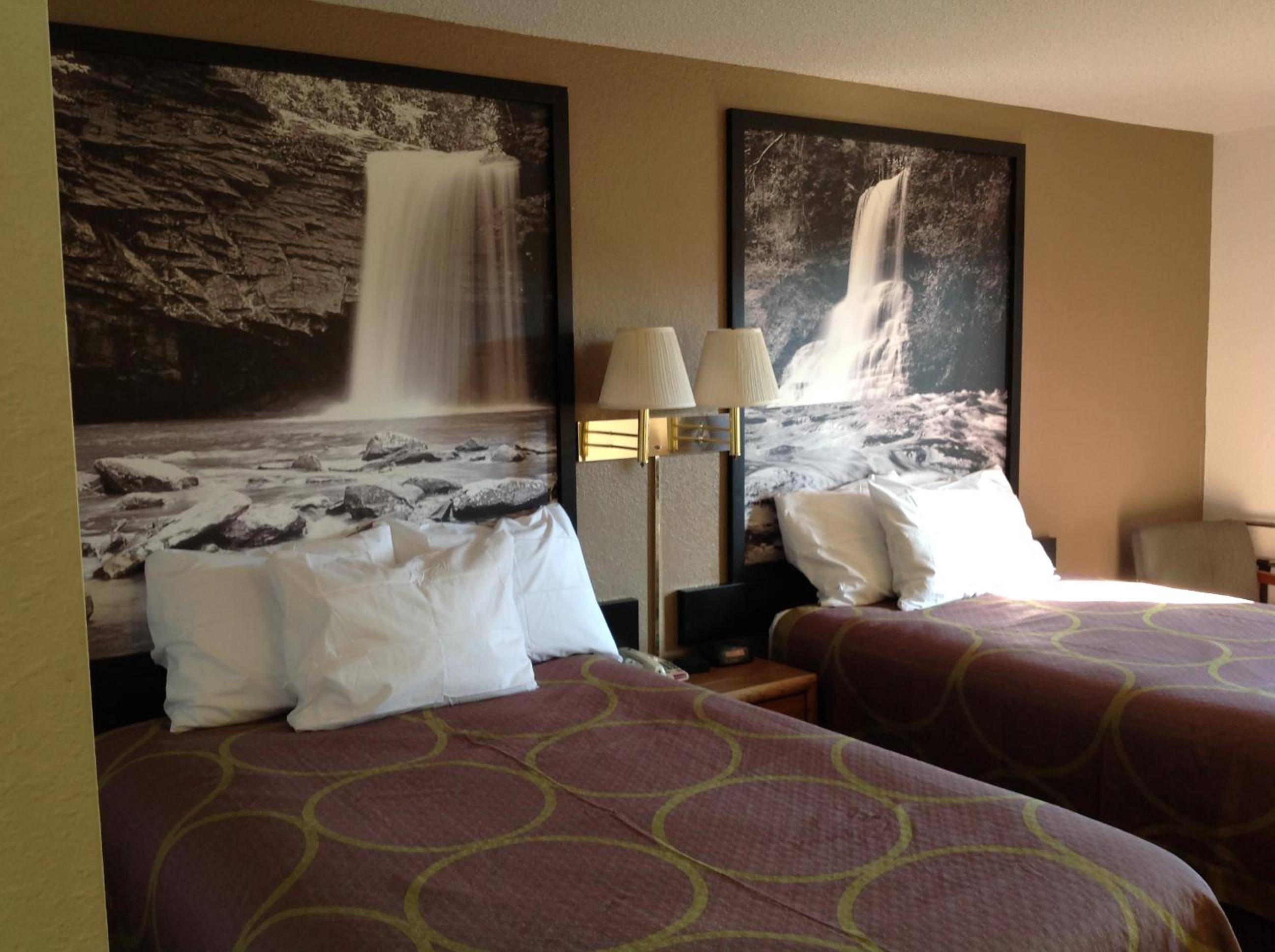 Deluxe Double Room with Two Double Beds - Non-Smoking - Photo 6
