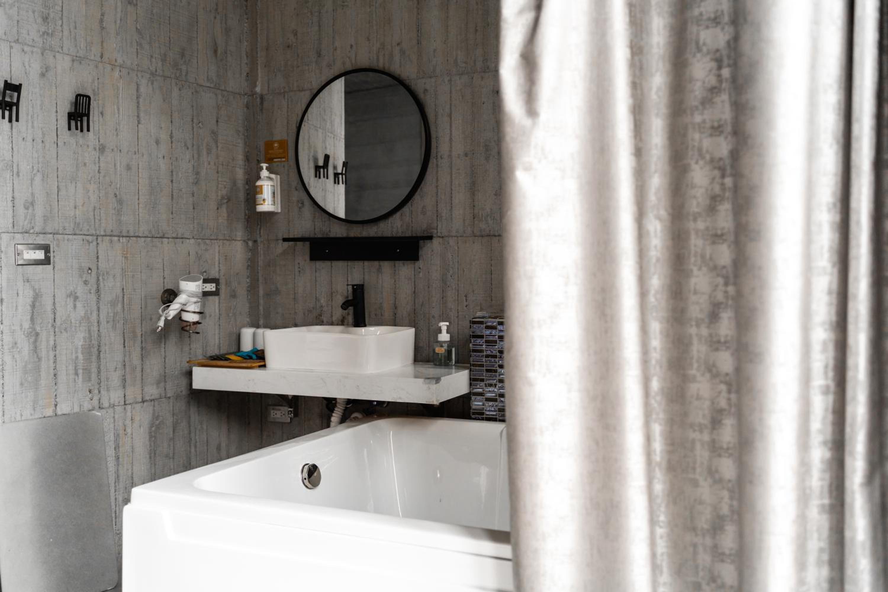 Family Room with Bath - Photo 4
