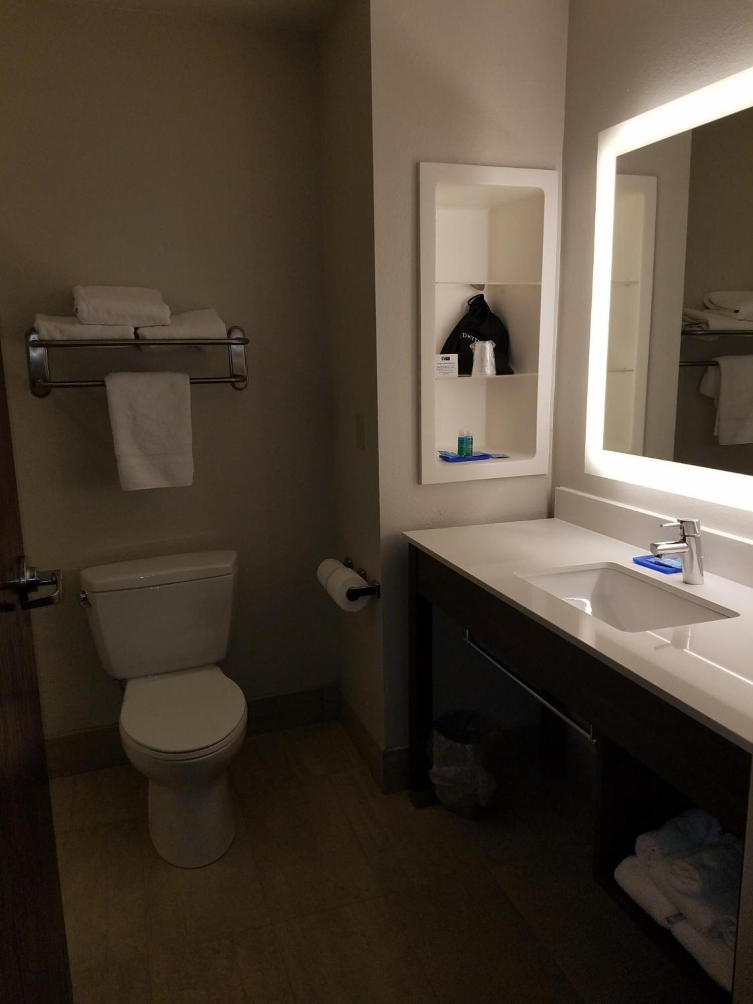 King Suite - Photo 2