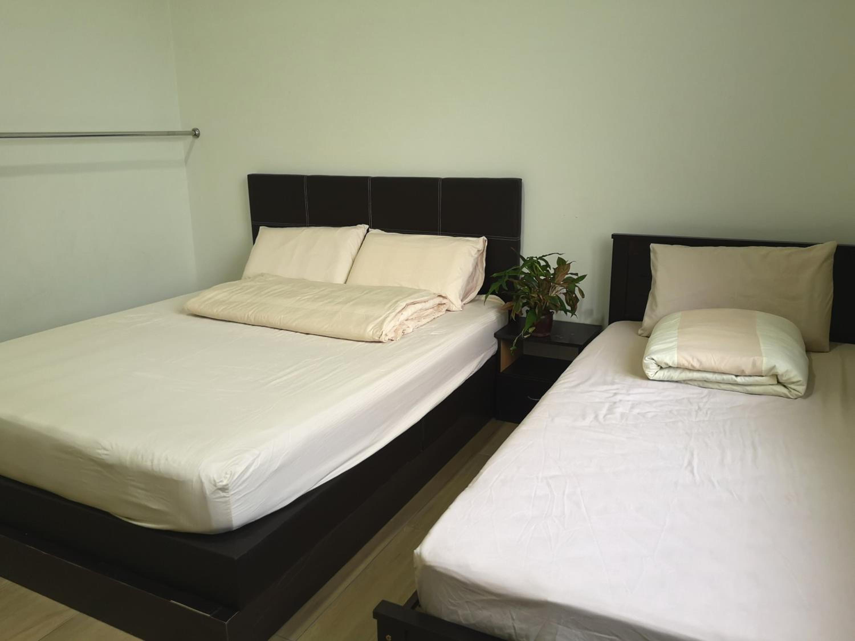 Quadruple Room with Private Bathroom photo 2