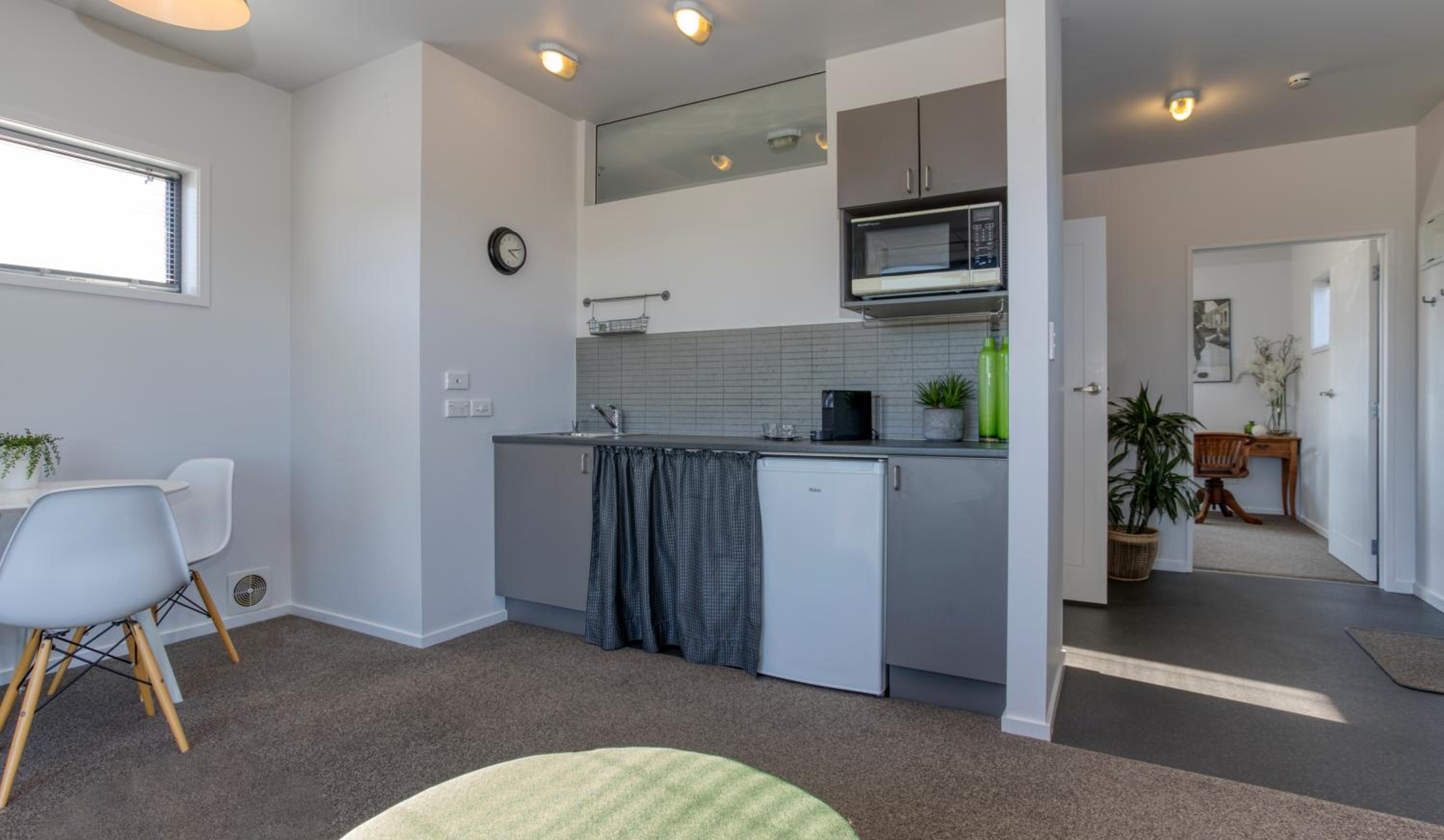 One-Bedroom Apartment - Photo 5