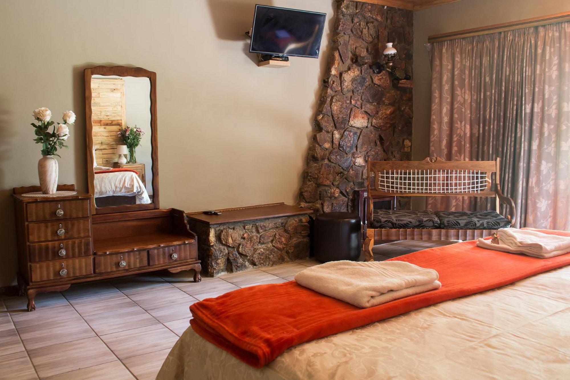 Deluxe Family Room - Photo 9
