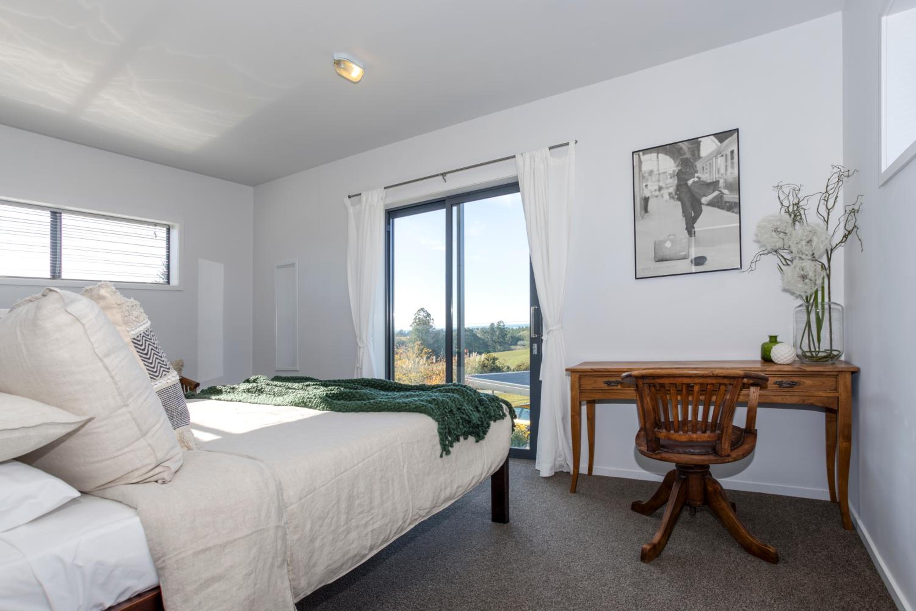 One-Bedroom Apartment - Photo 11