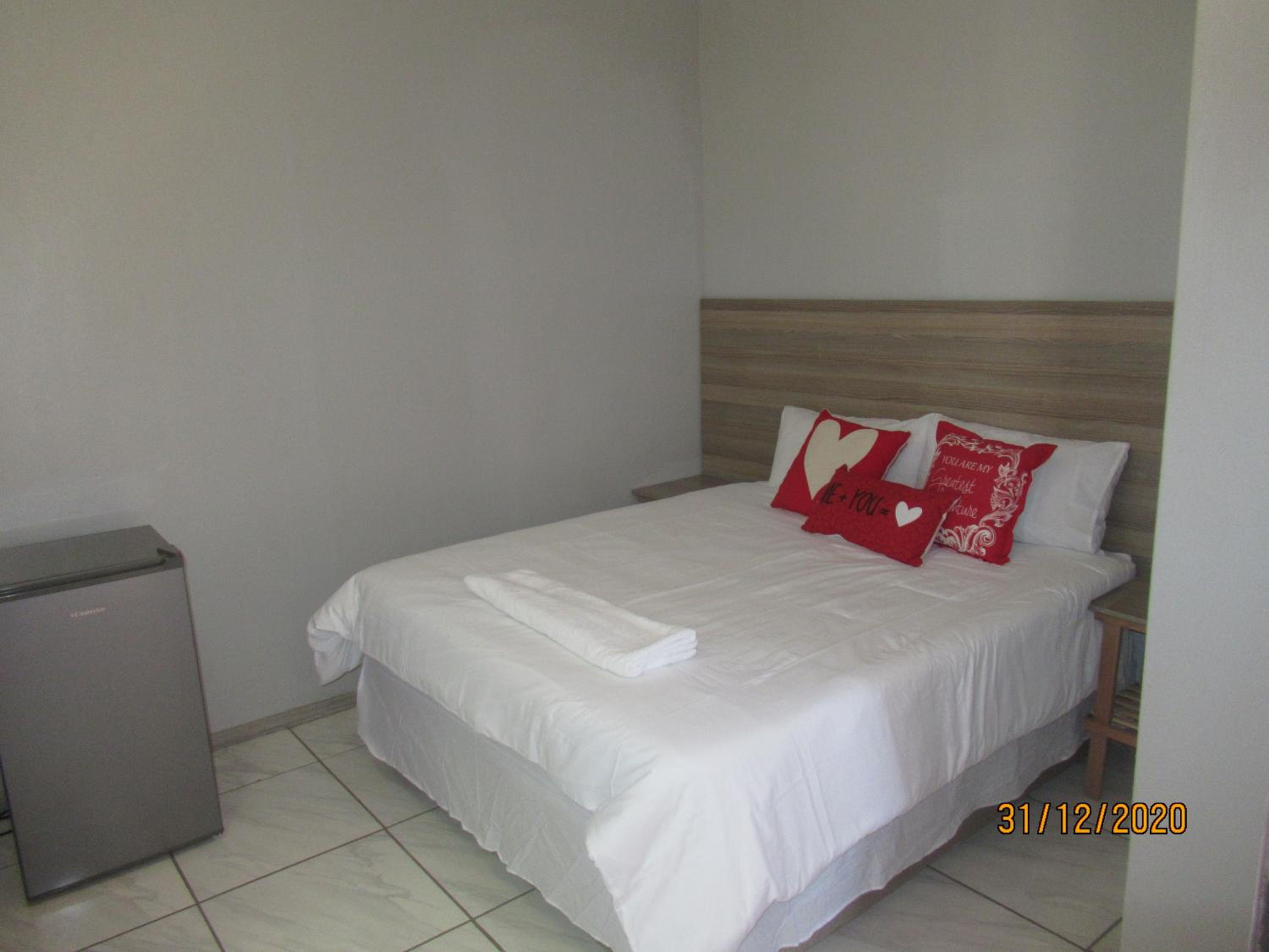 Queen Room - Photo 7