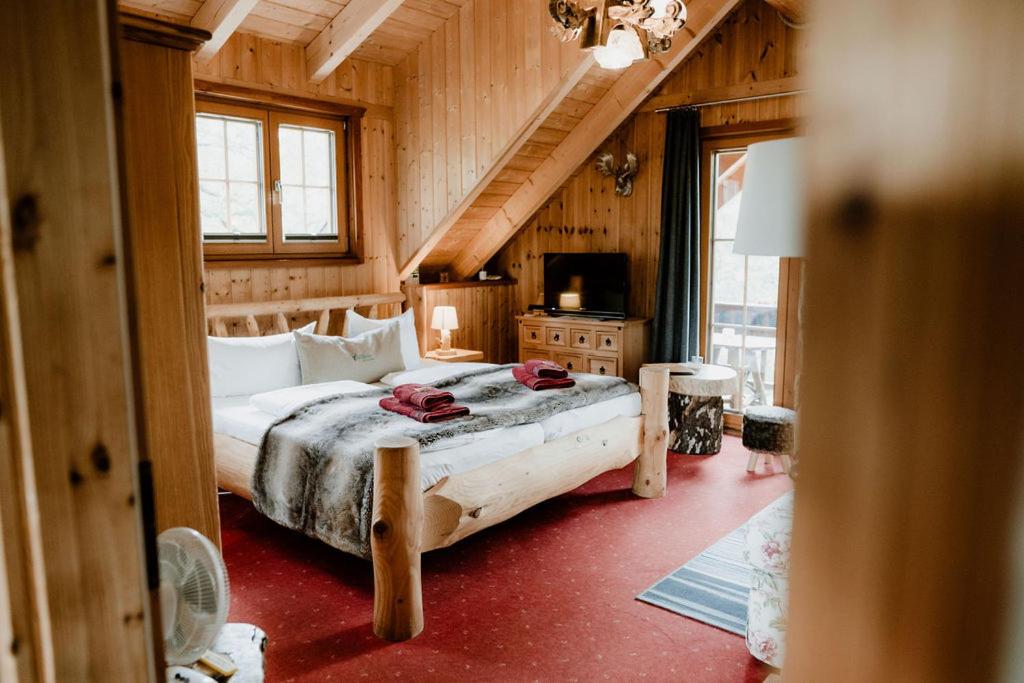 Double Room with Balcony Log House