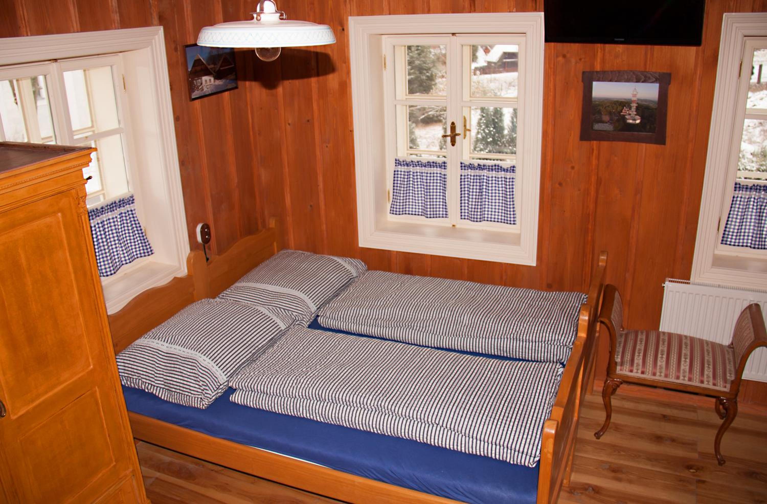 Quadruple Room with Private Bathroom photo 1