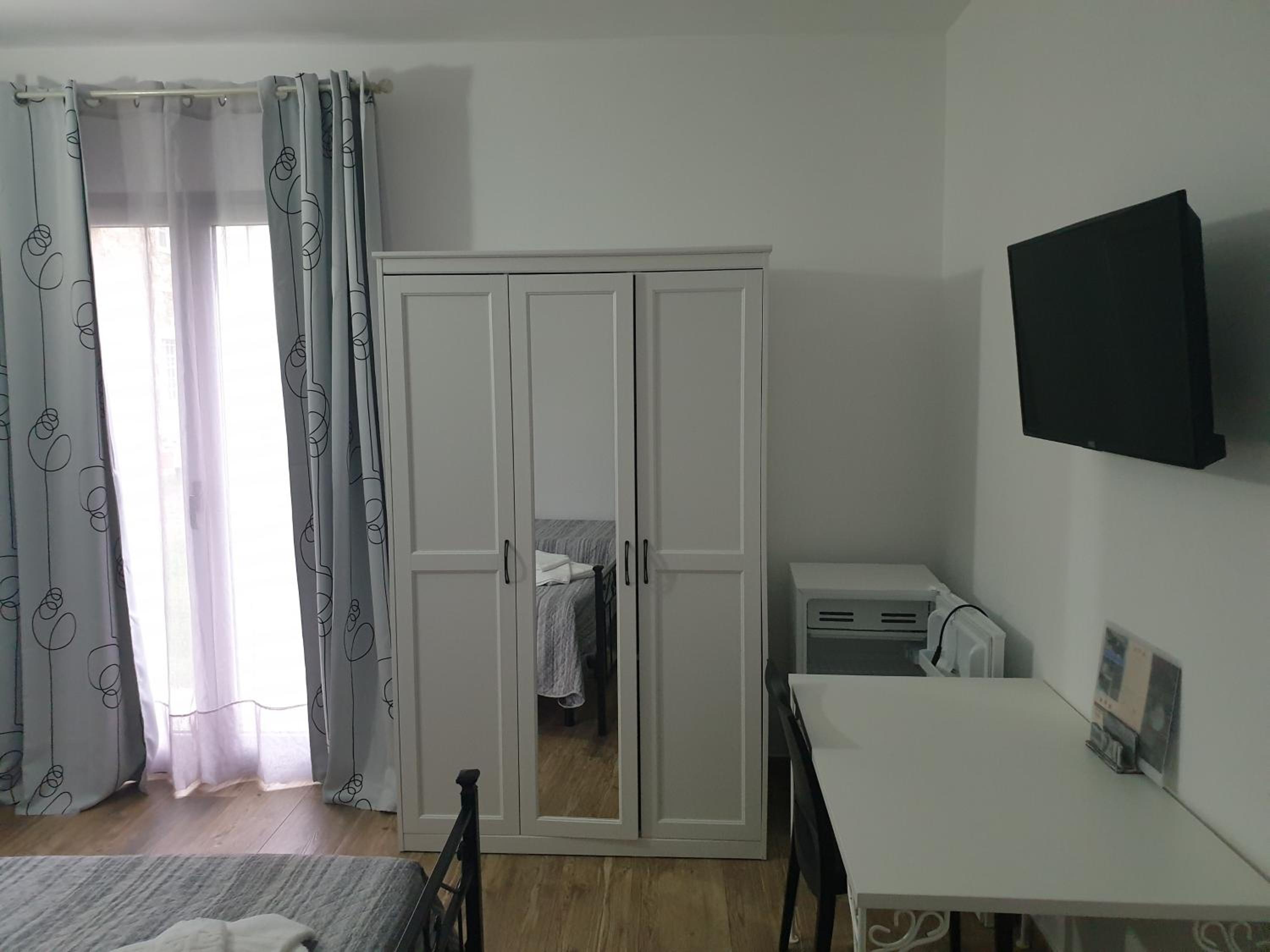 Standard Double or Twin Room with Garden View - Photo 2