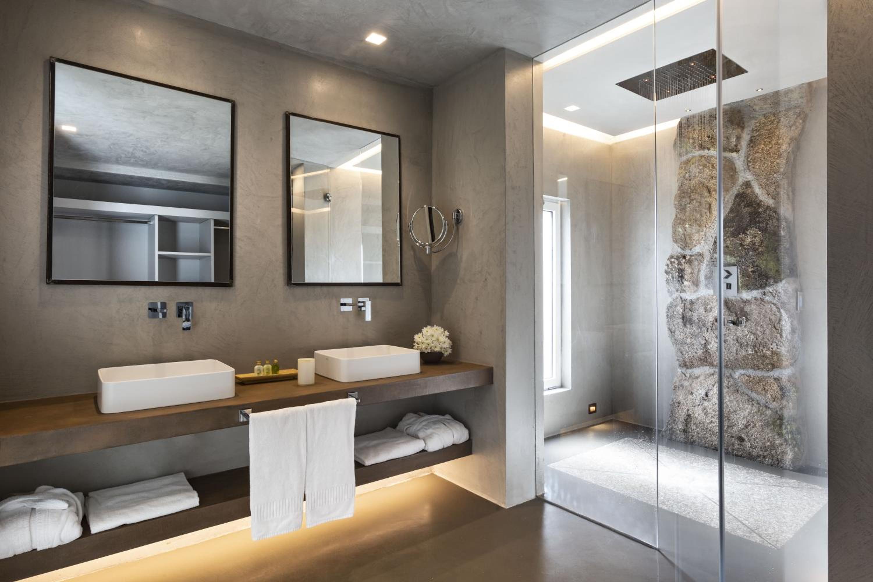 Suite with Private Pool - Photo 16