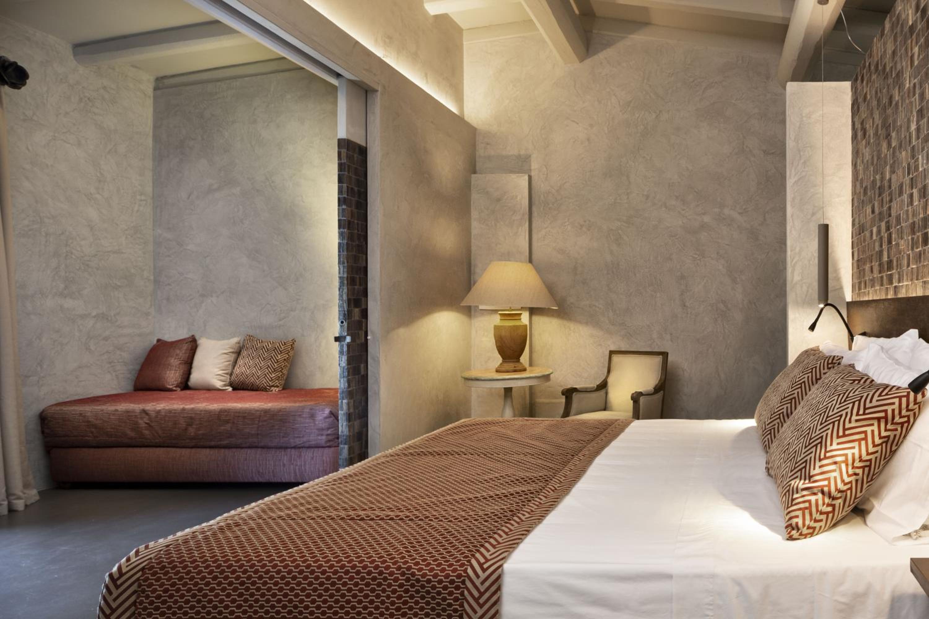 Suite with Private Pool - Photo 15