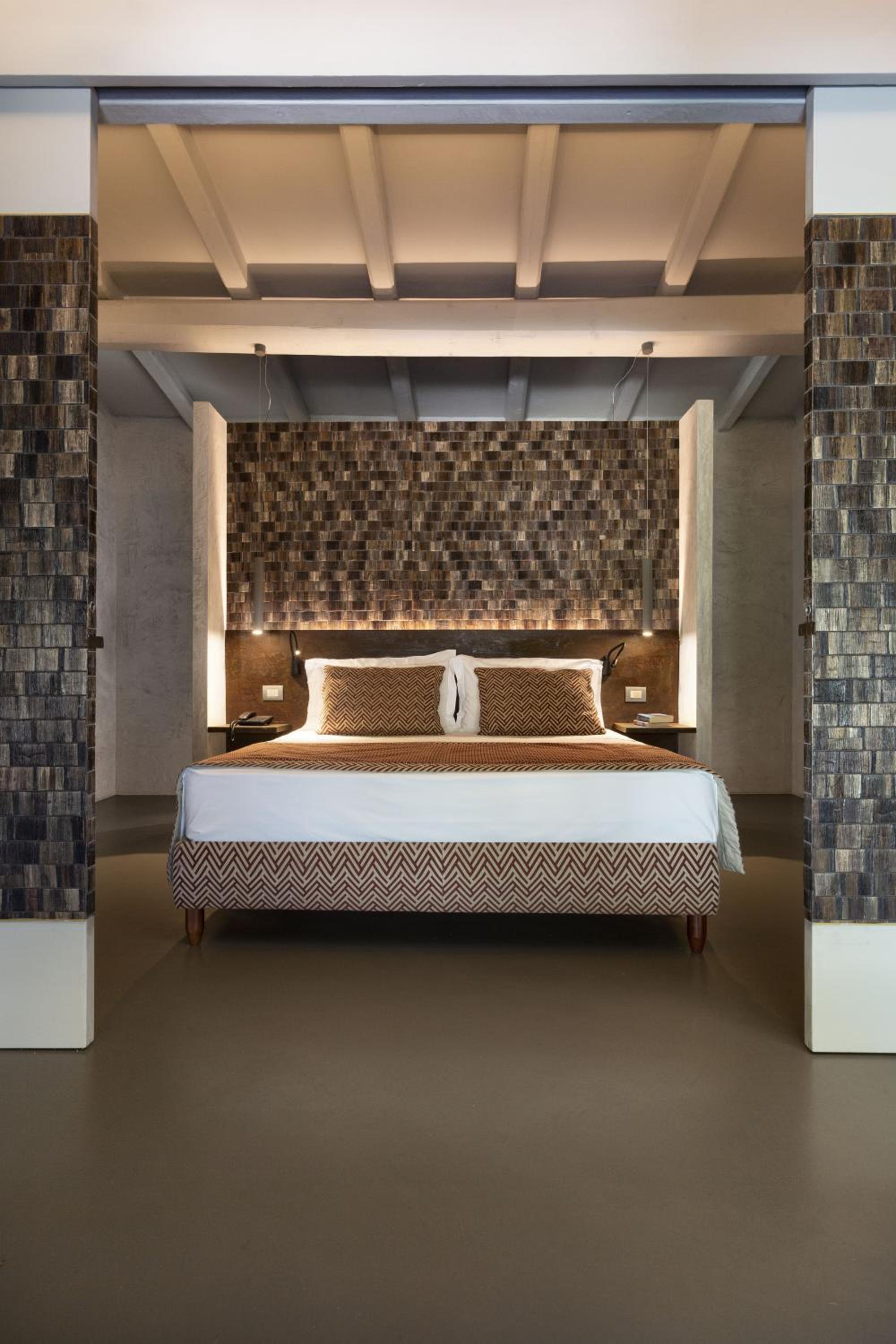 Suite with Private Pool - Photo 14