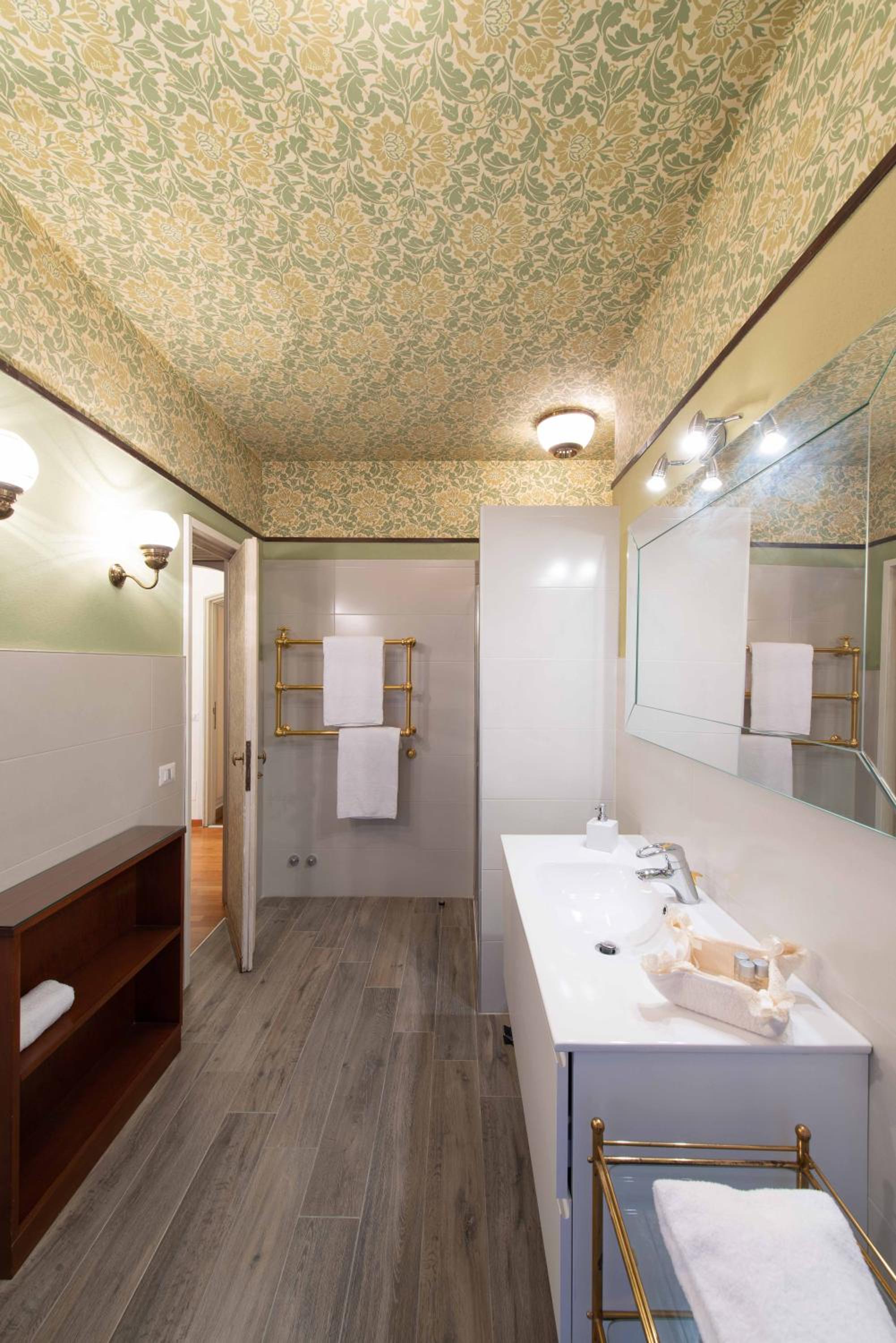 Queen Room - Photo 5
