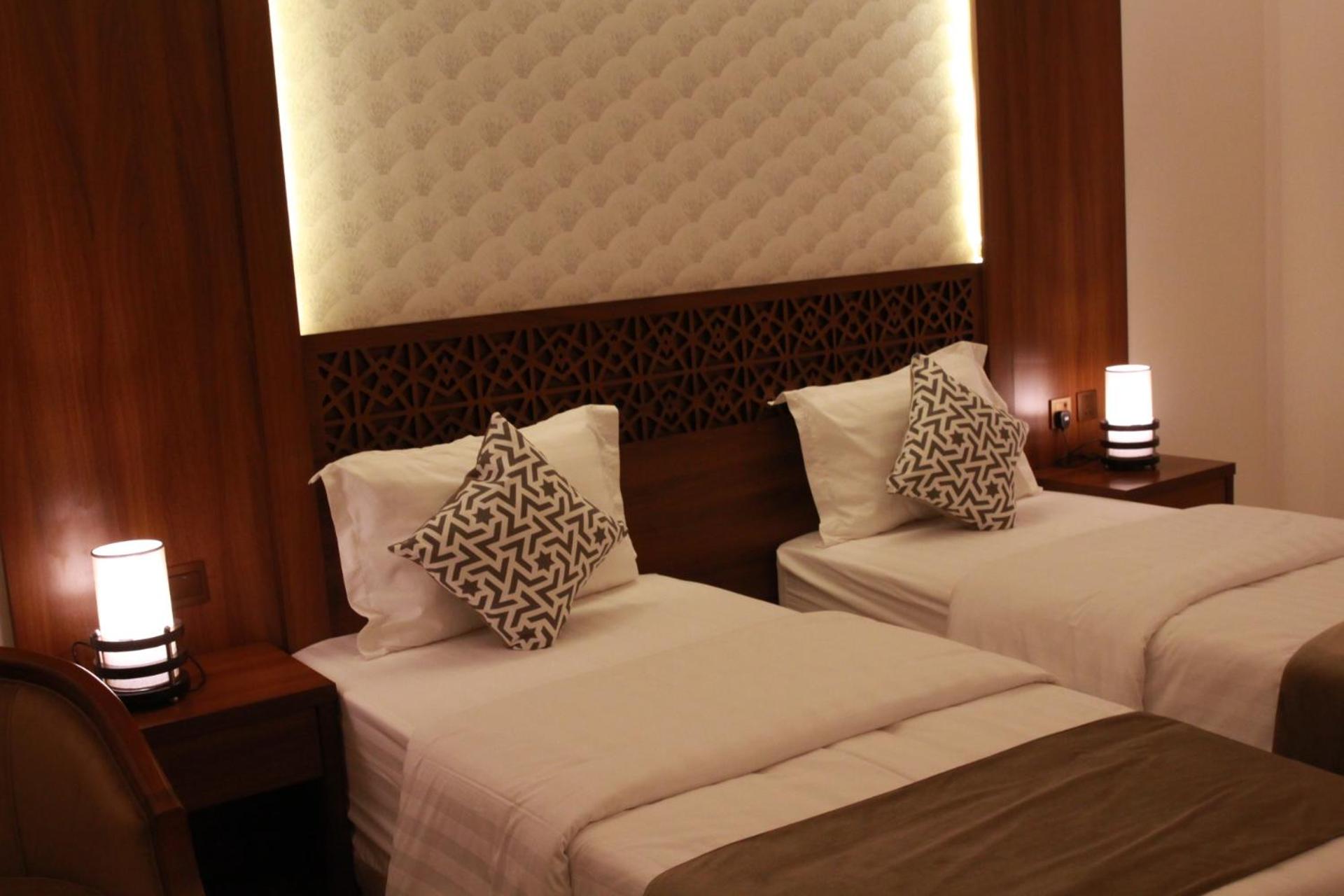 Twin Room with Private External Bathroom