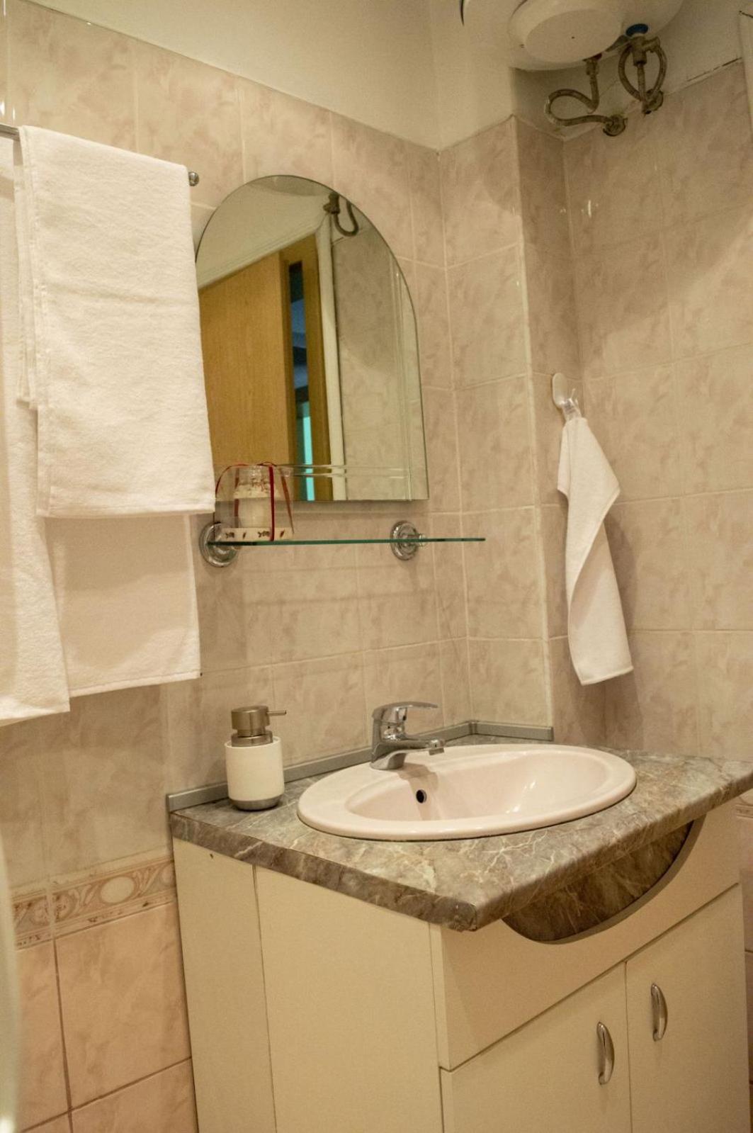 Two-Bedroom Apartment - Photo 9