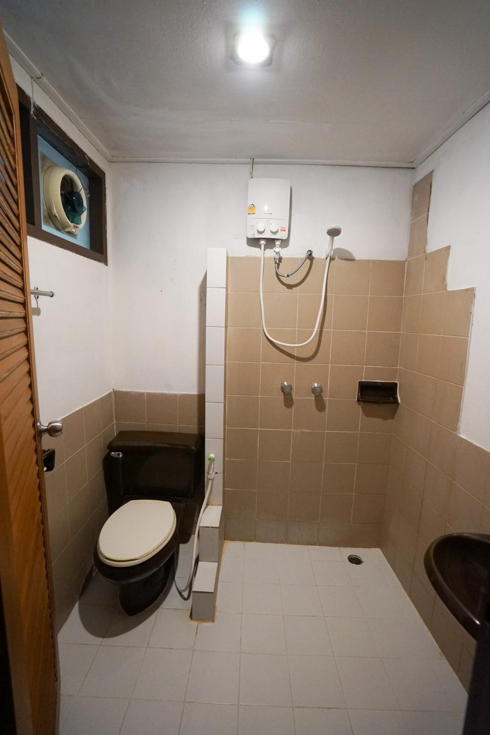 Standard Double Room - Photo 6