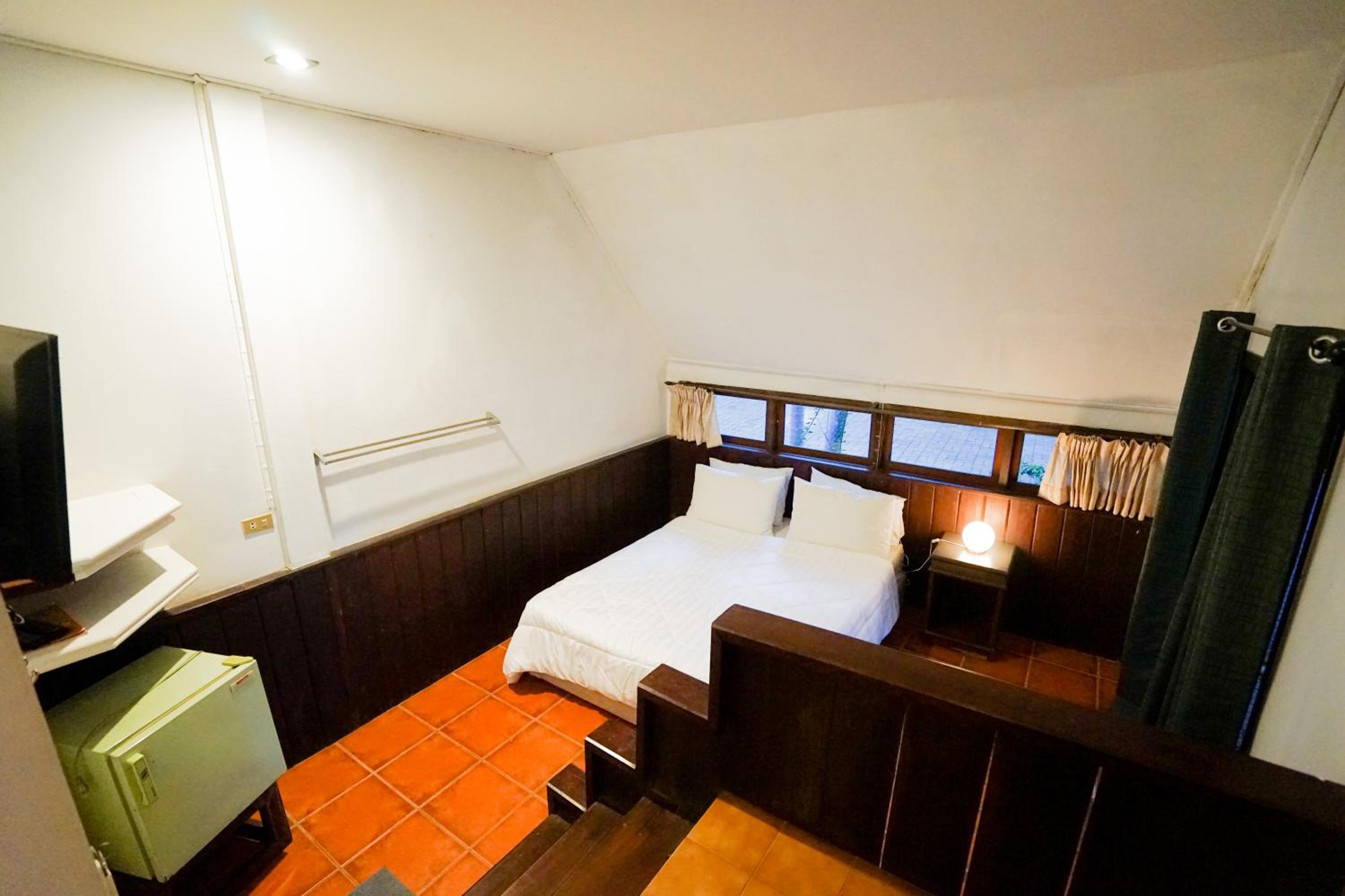 Standard Double Room - Photo 7