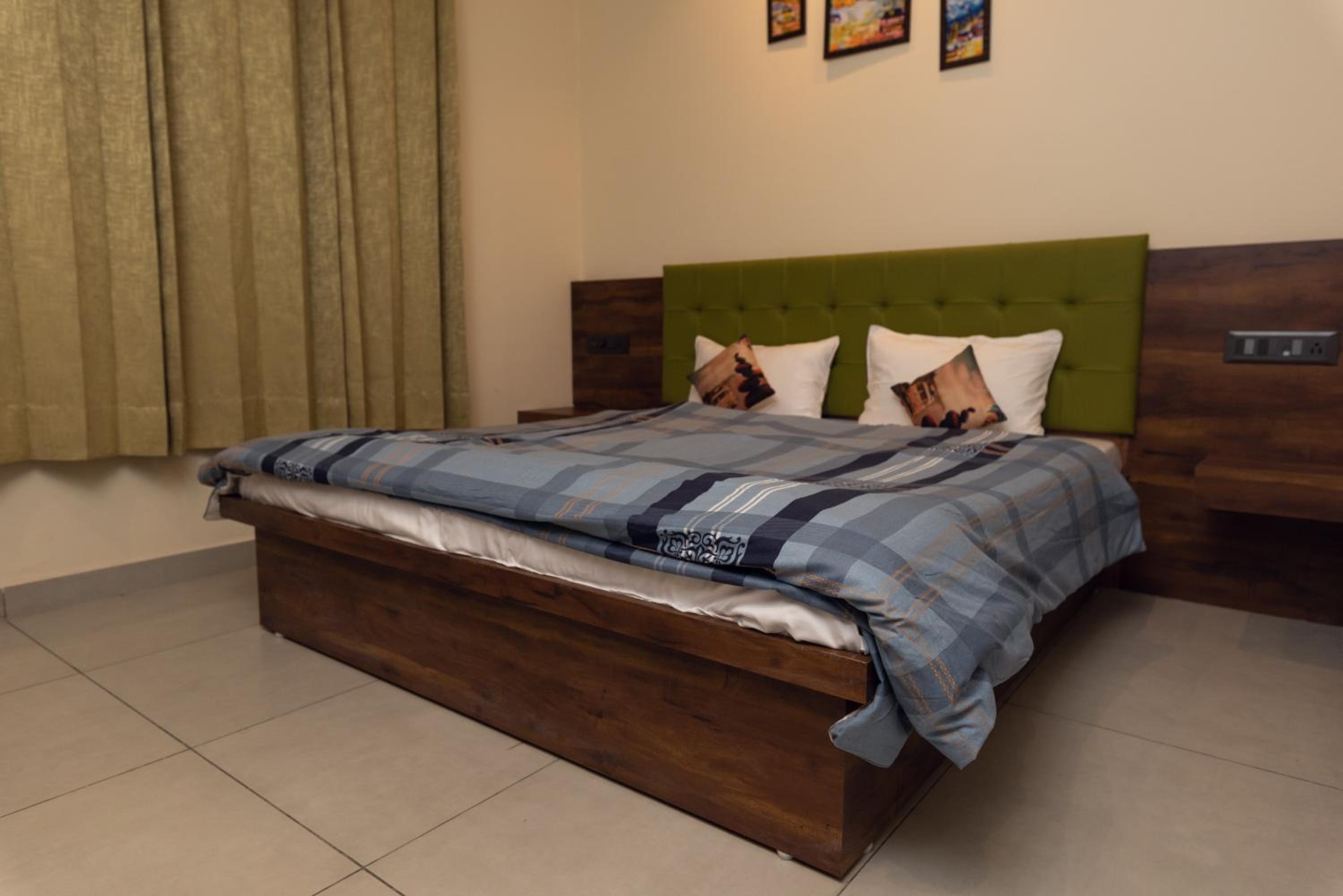 Deluxe Double Room - Photo 13