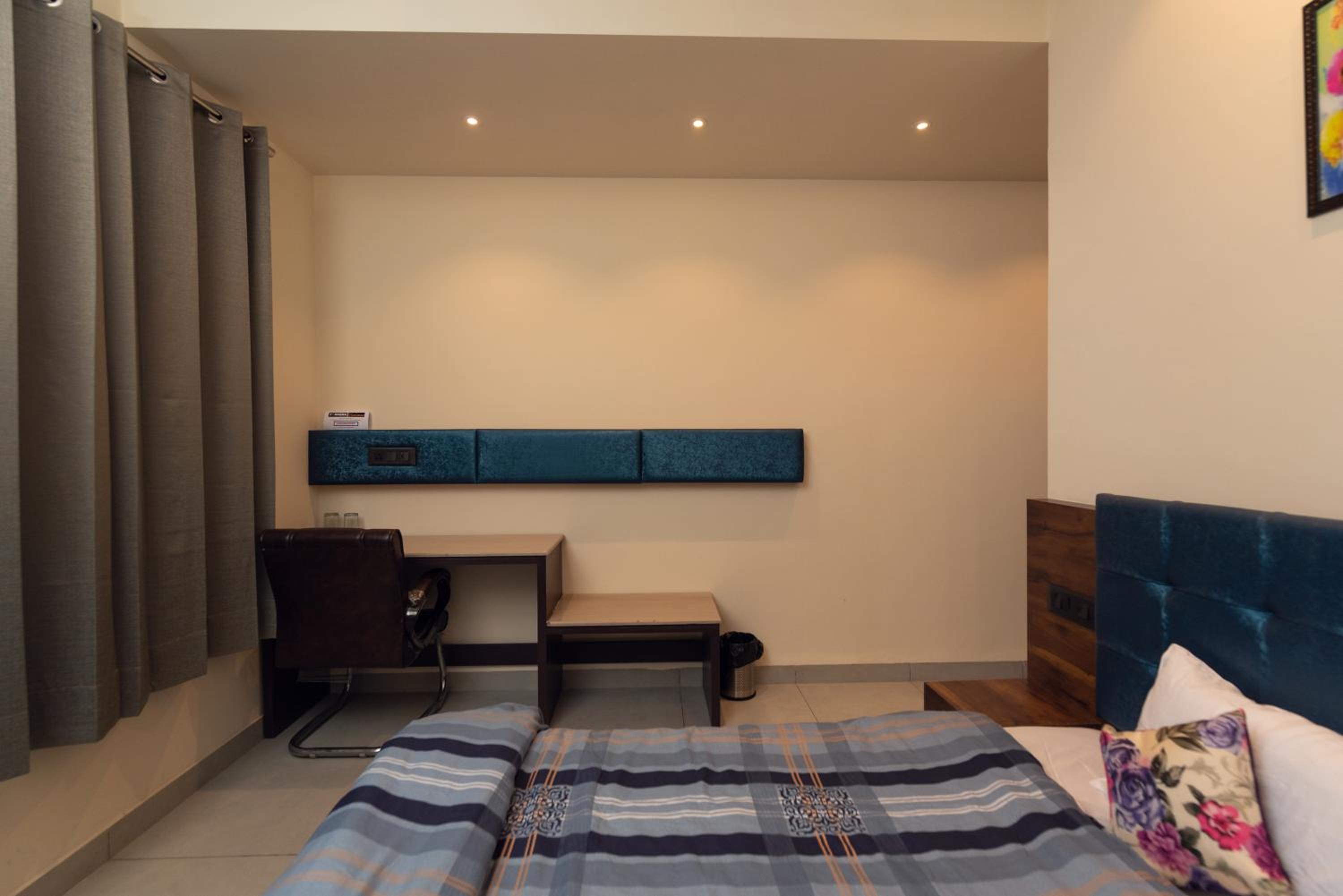 Deluxe Double Room - Photo 10