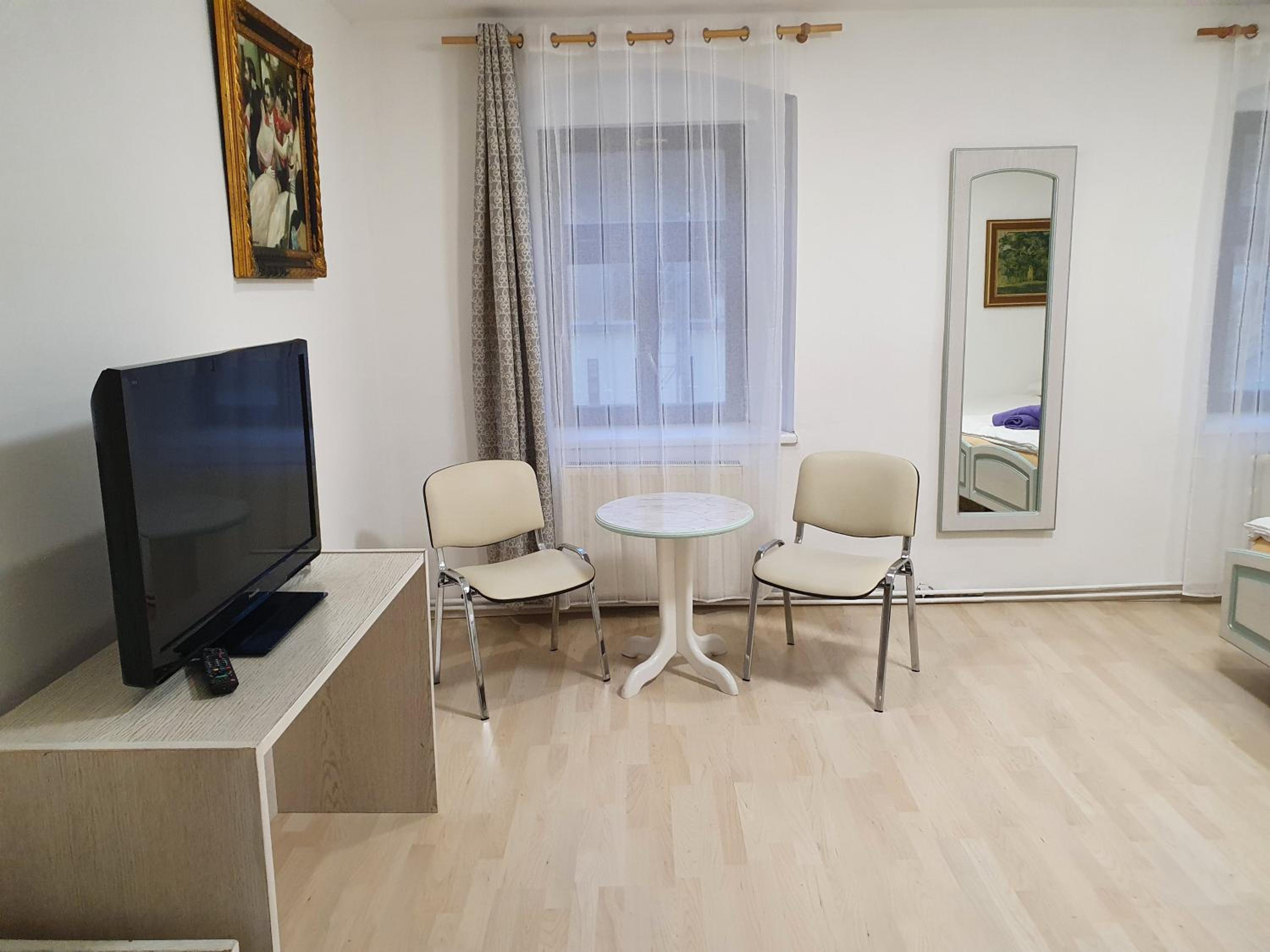 Deluxe Room (2 Adults + 1 Child) - Photo 6
