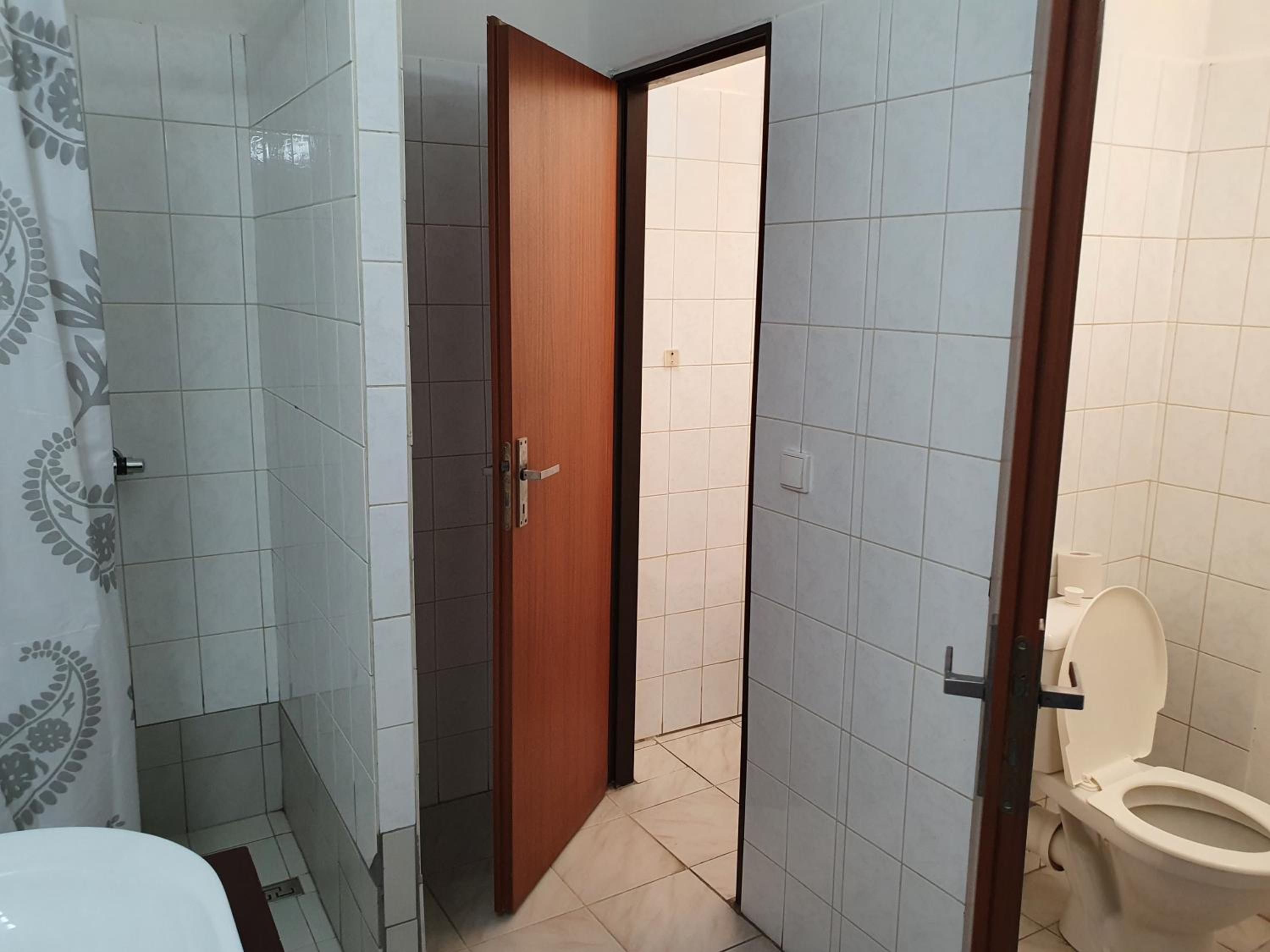 Deluxe Room (2 Adults + 1 Child) - Photo 4