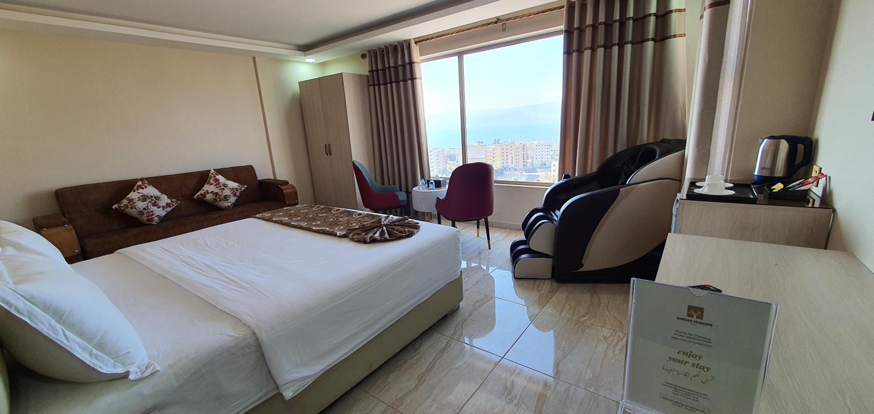 Junior Suite with Sea View - Photo 1