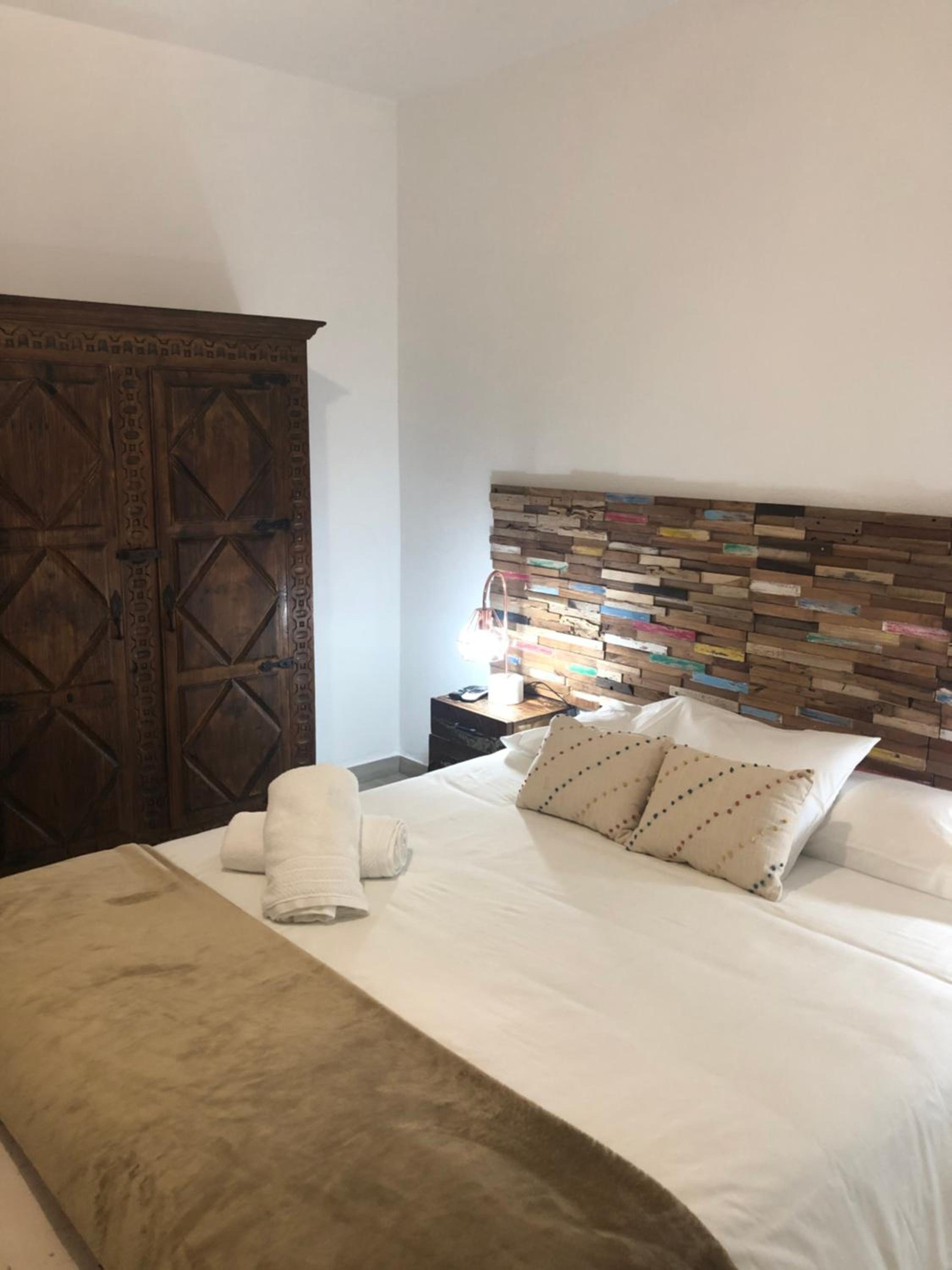 Budget Double Room - Photo 3