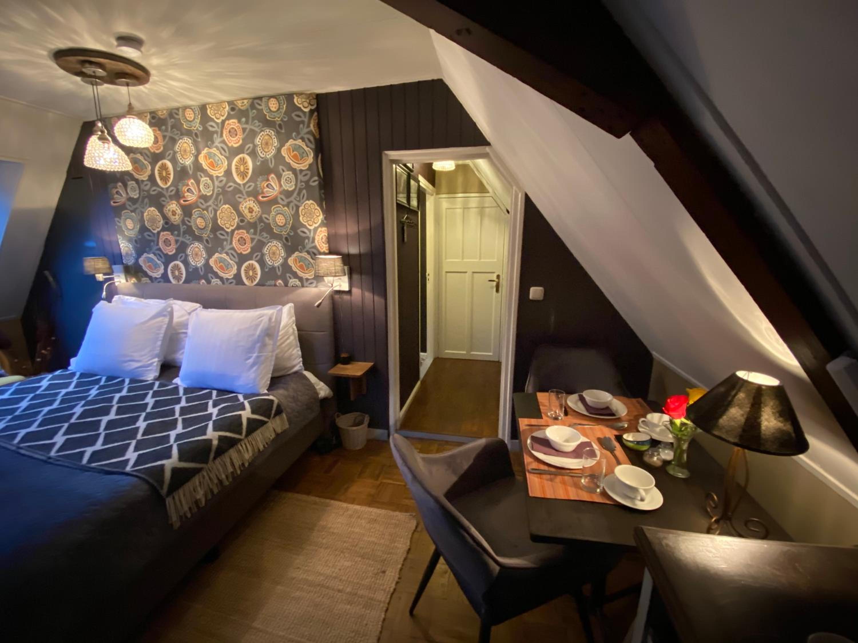 Deluxe Double Room with Balcony photo 1