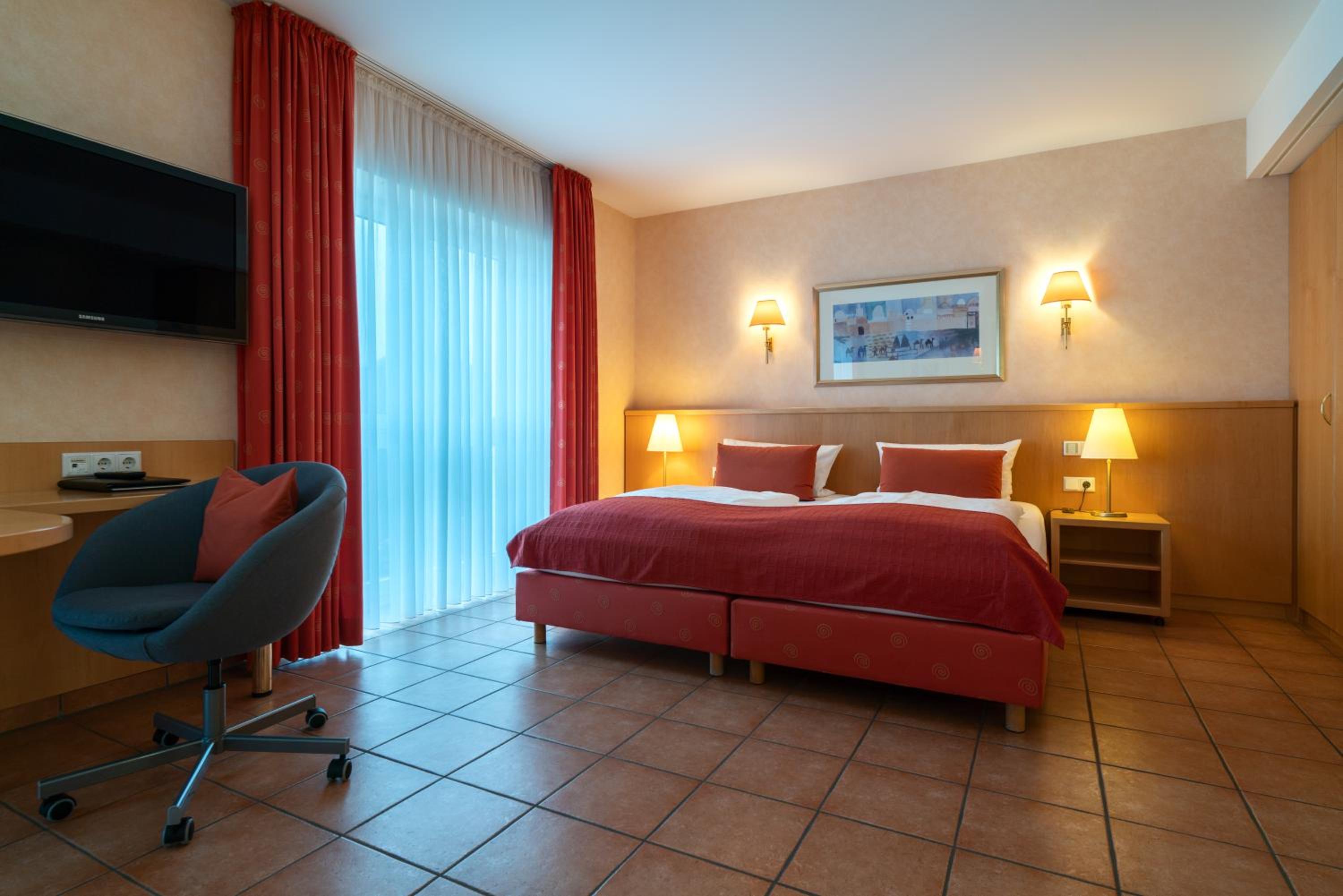 Deluxe Double Room**** - Photo 7