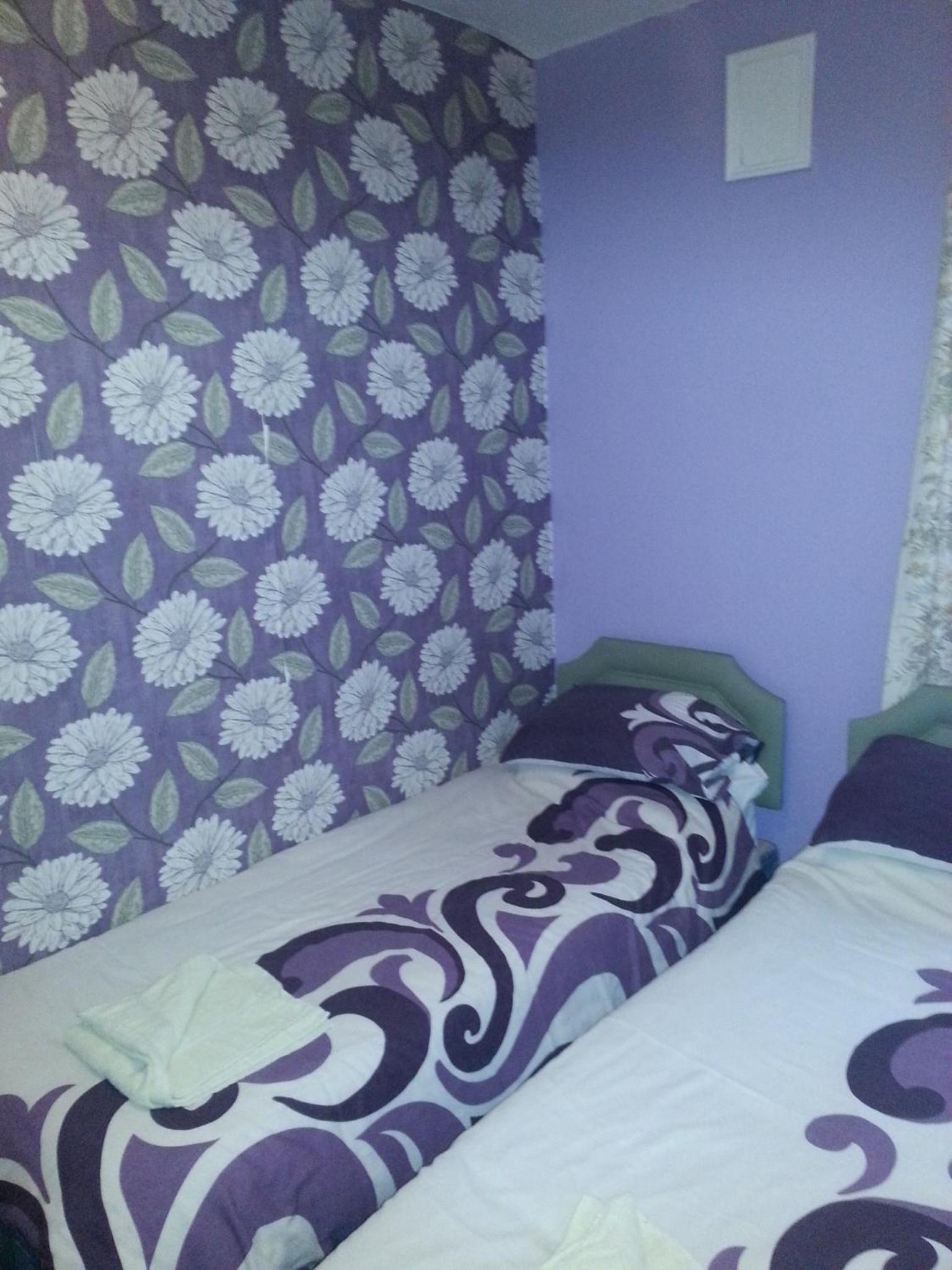 Standard Twin Room - Photo 3