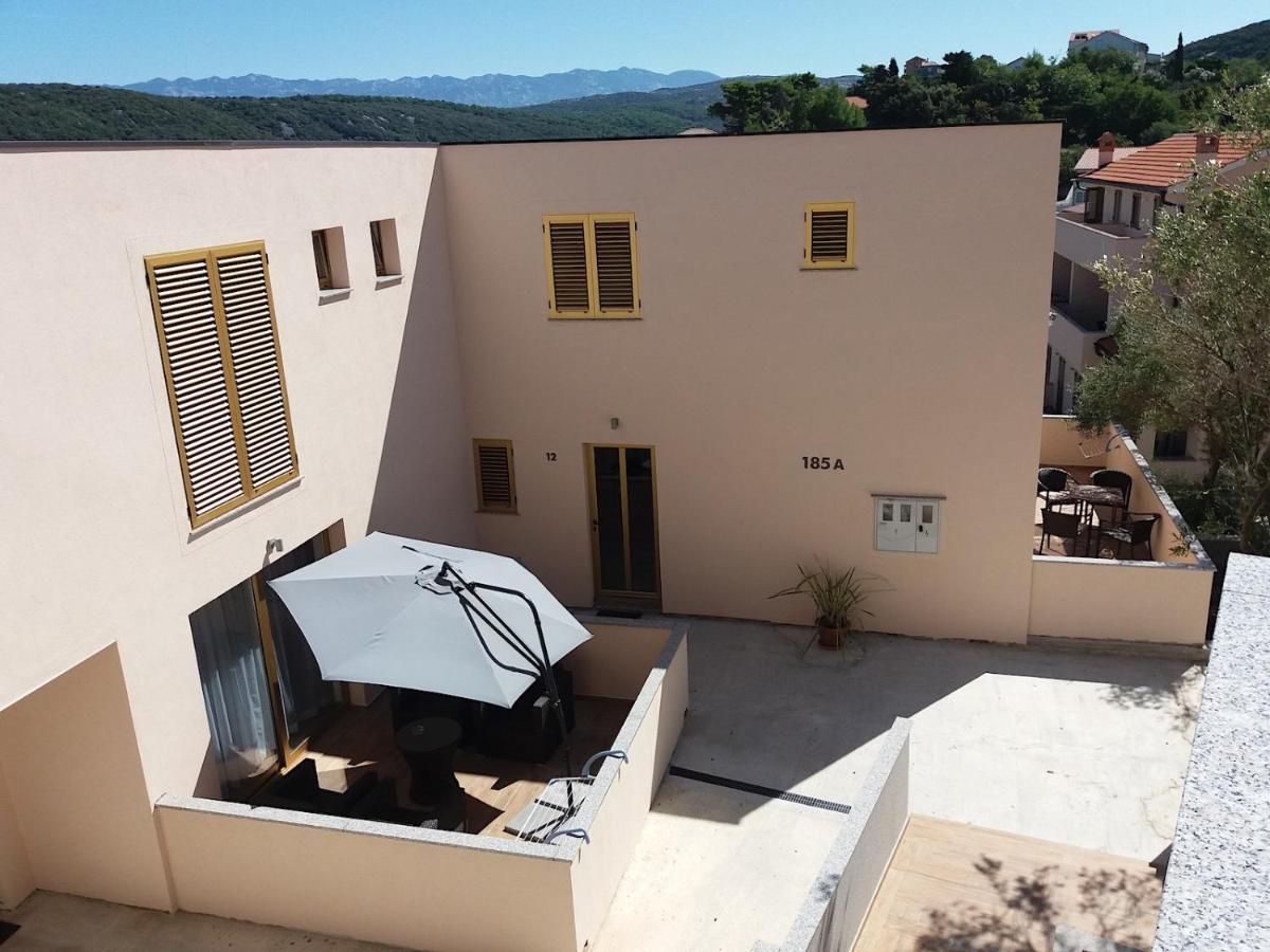 Deluxe Apartment with Terrace and Garden View - Photo 10
