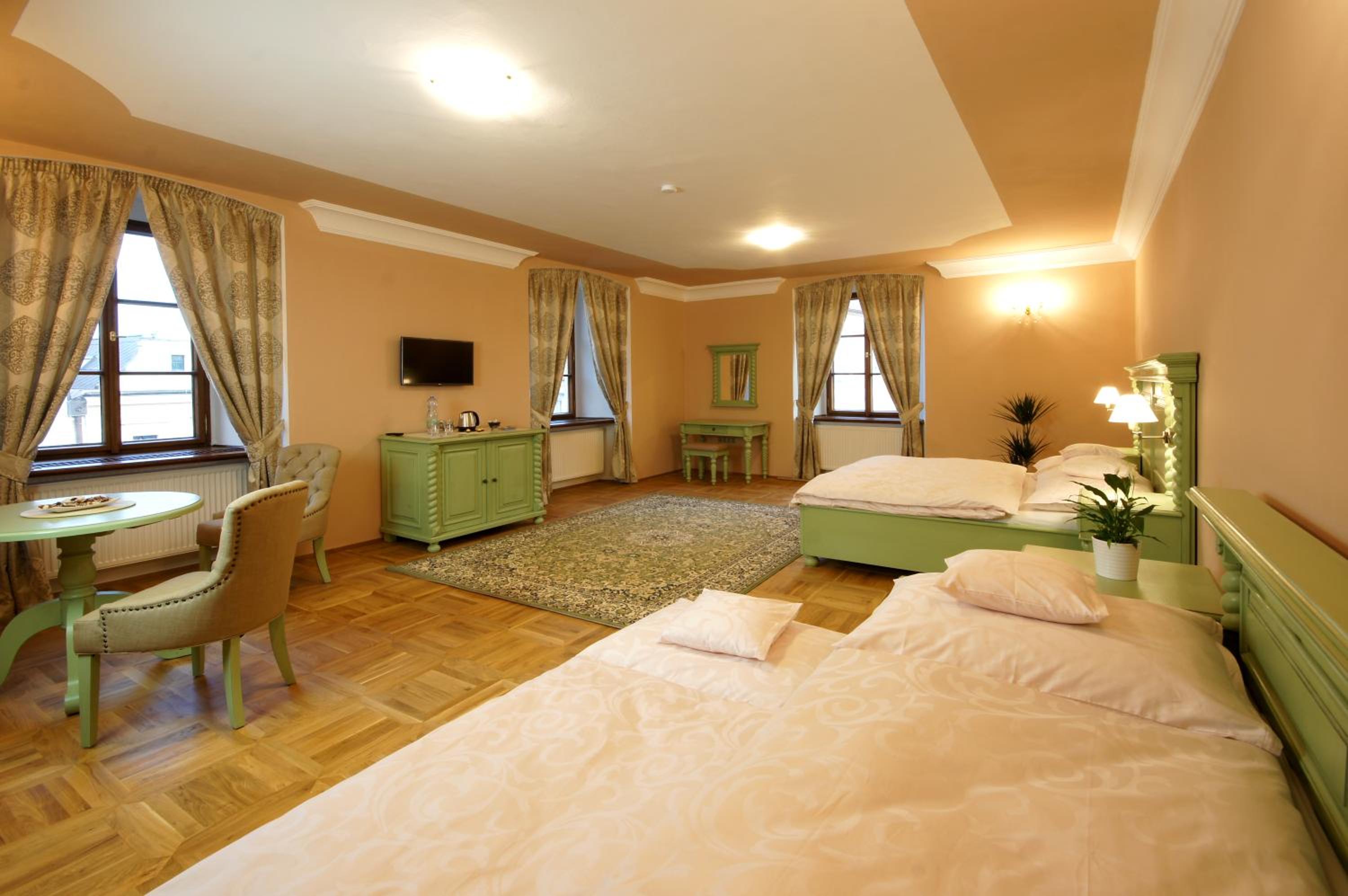 Deluxe Suite - Photo 2