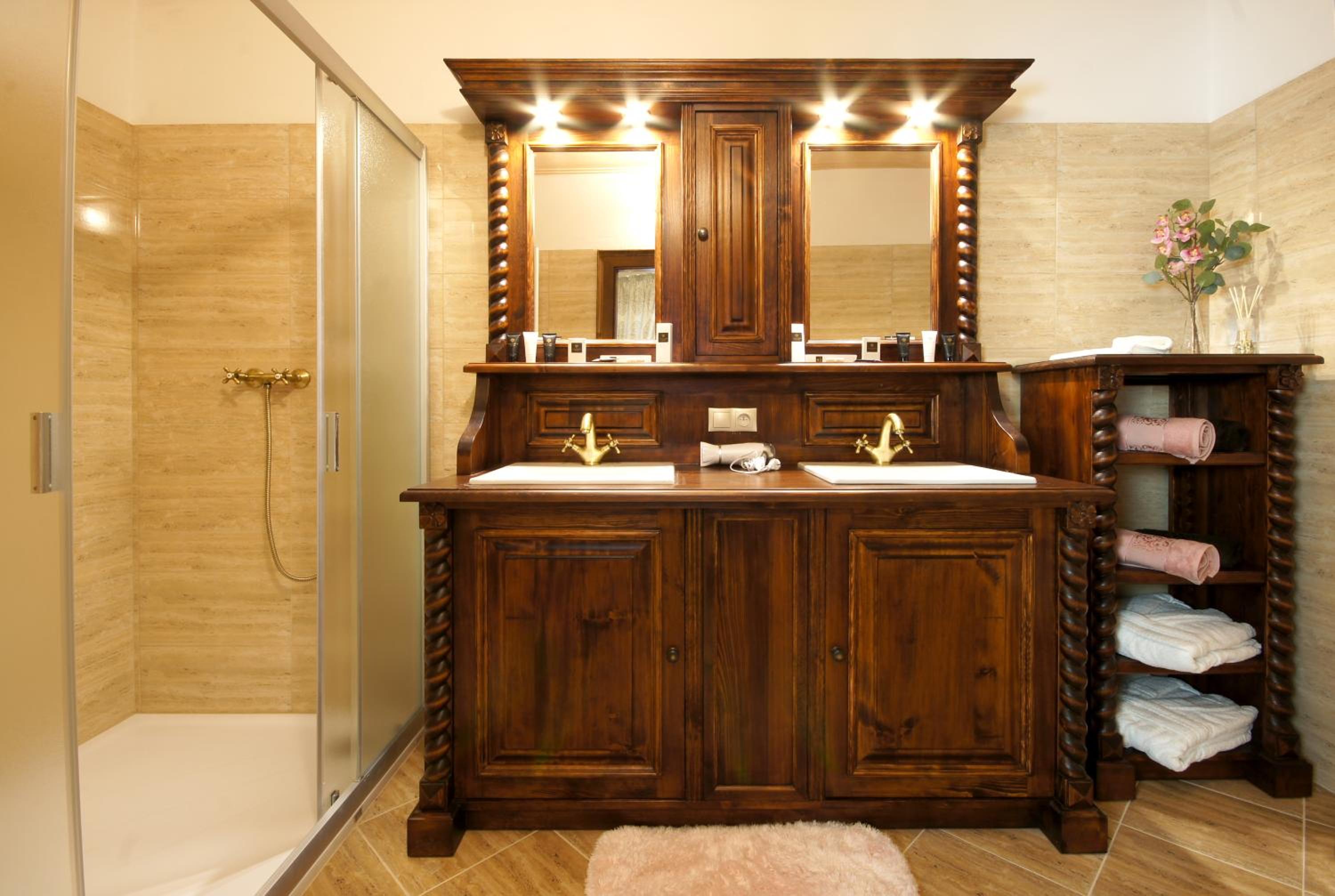 Deluxe Suite - Photo 4