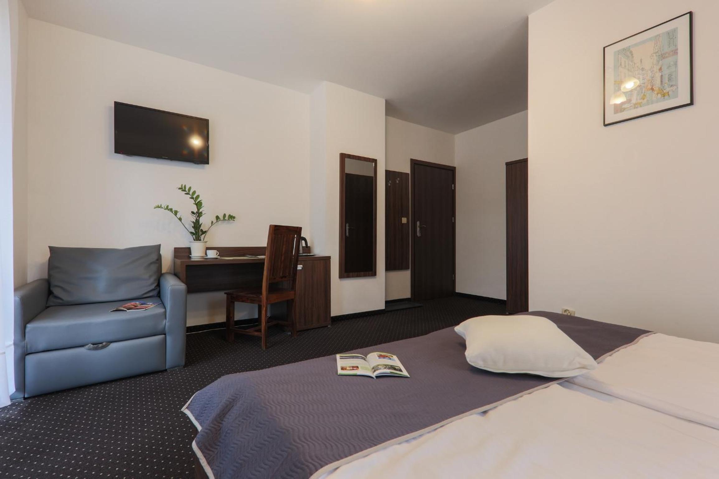 King Room with Balcony photo 2