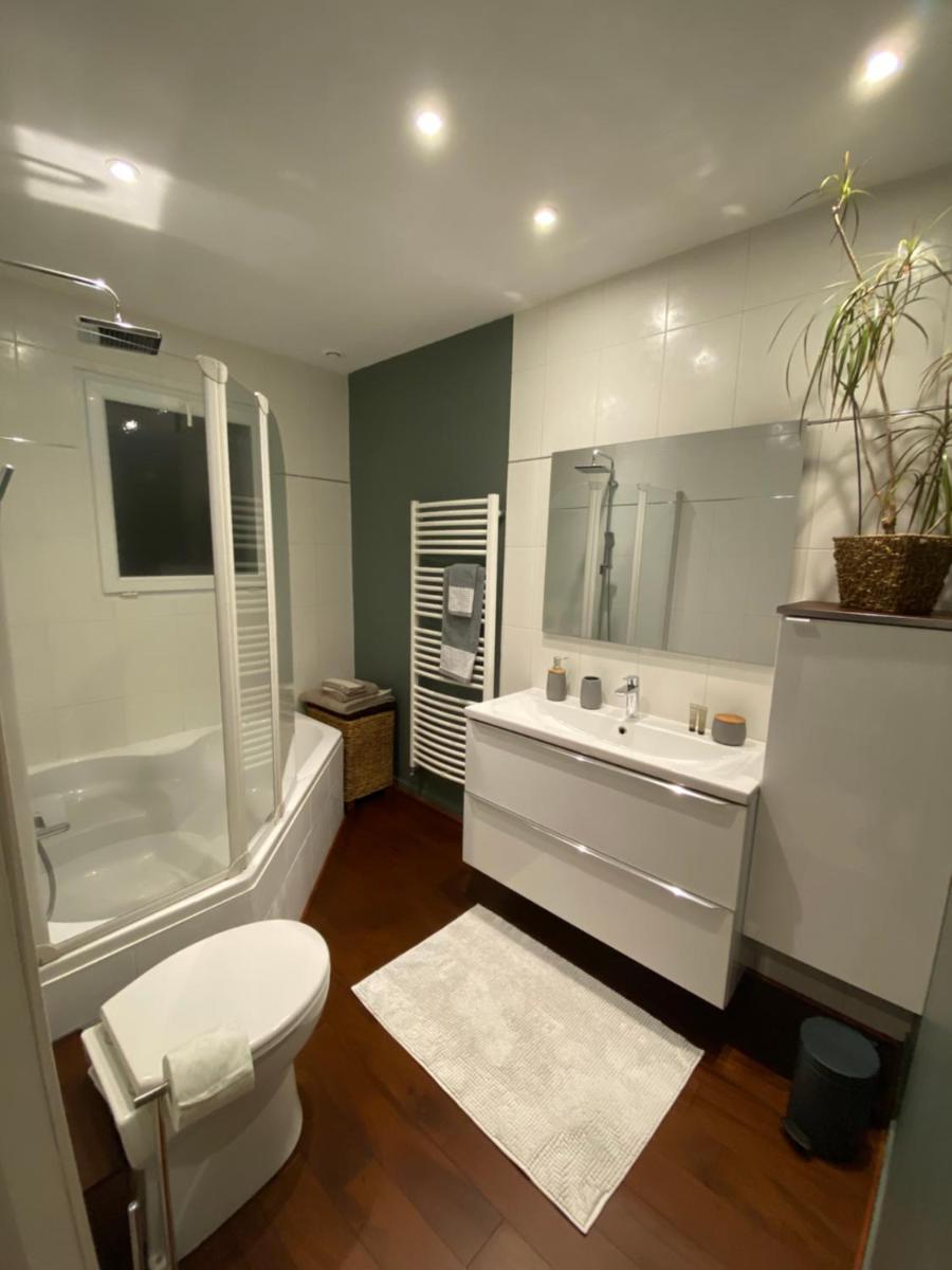 Double Room with Pool View photo 3
