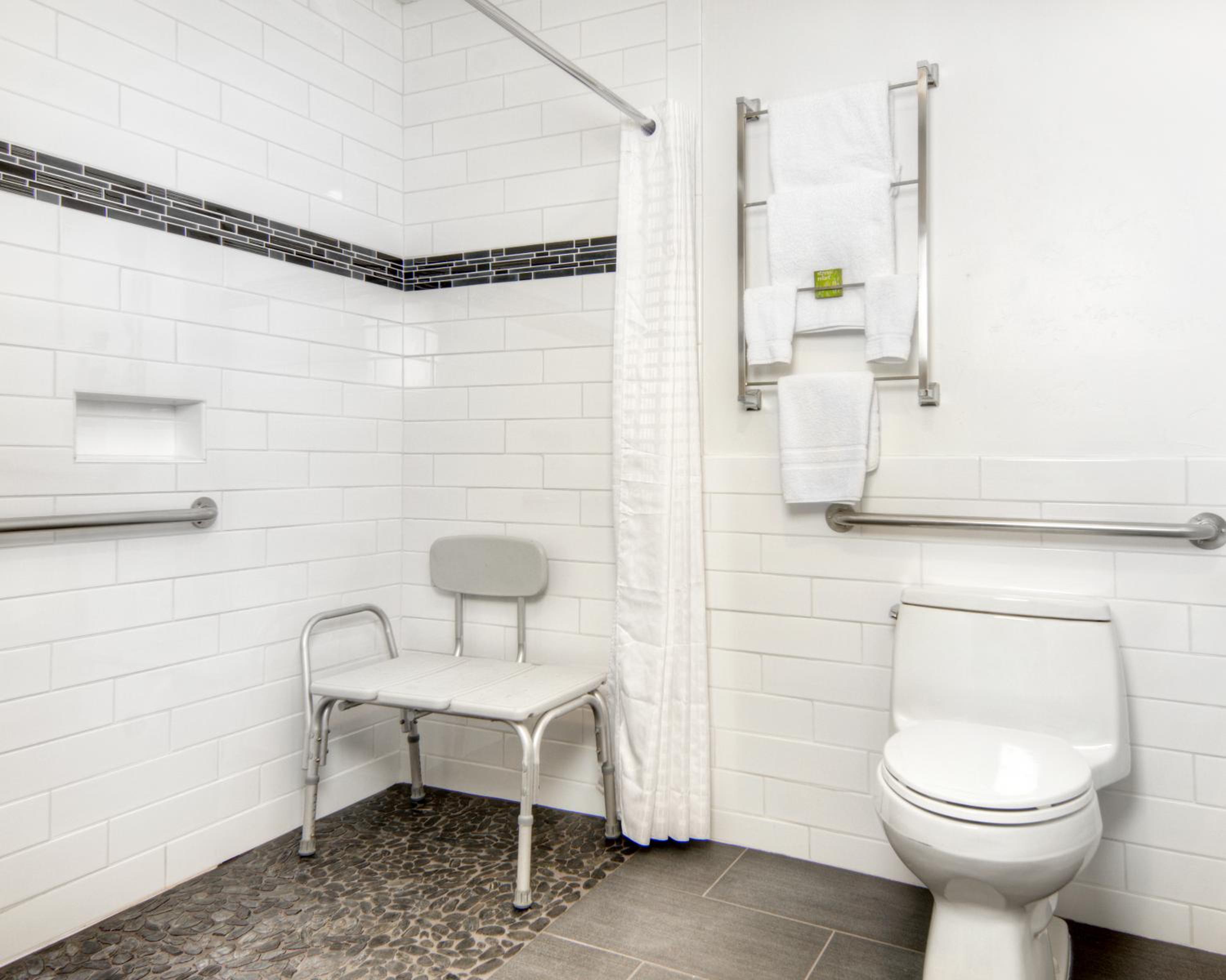 Queen Room - Accessible/Non-Smoking - Photo 3