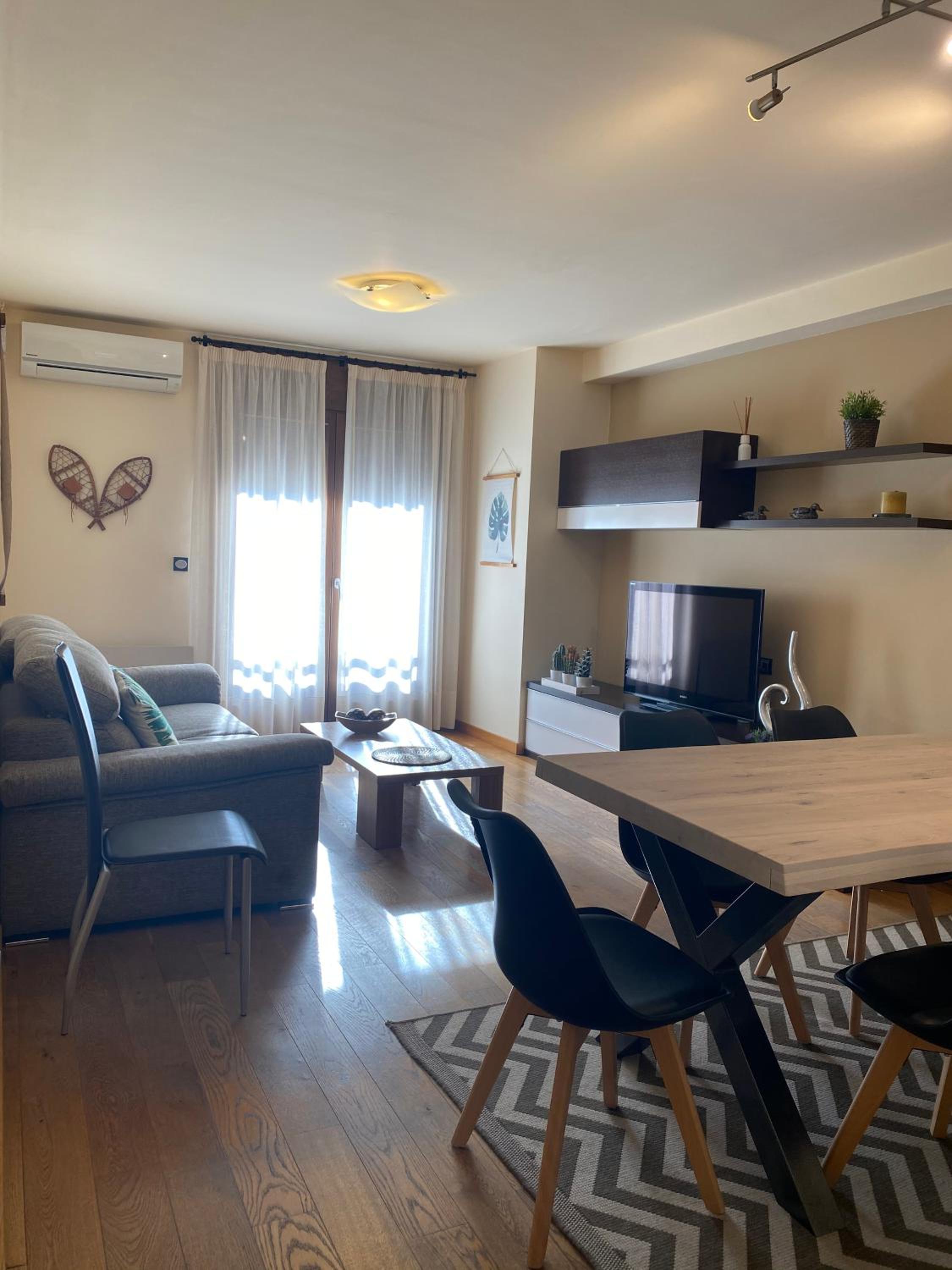 Apartamento con vista a la piscina