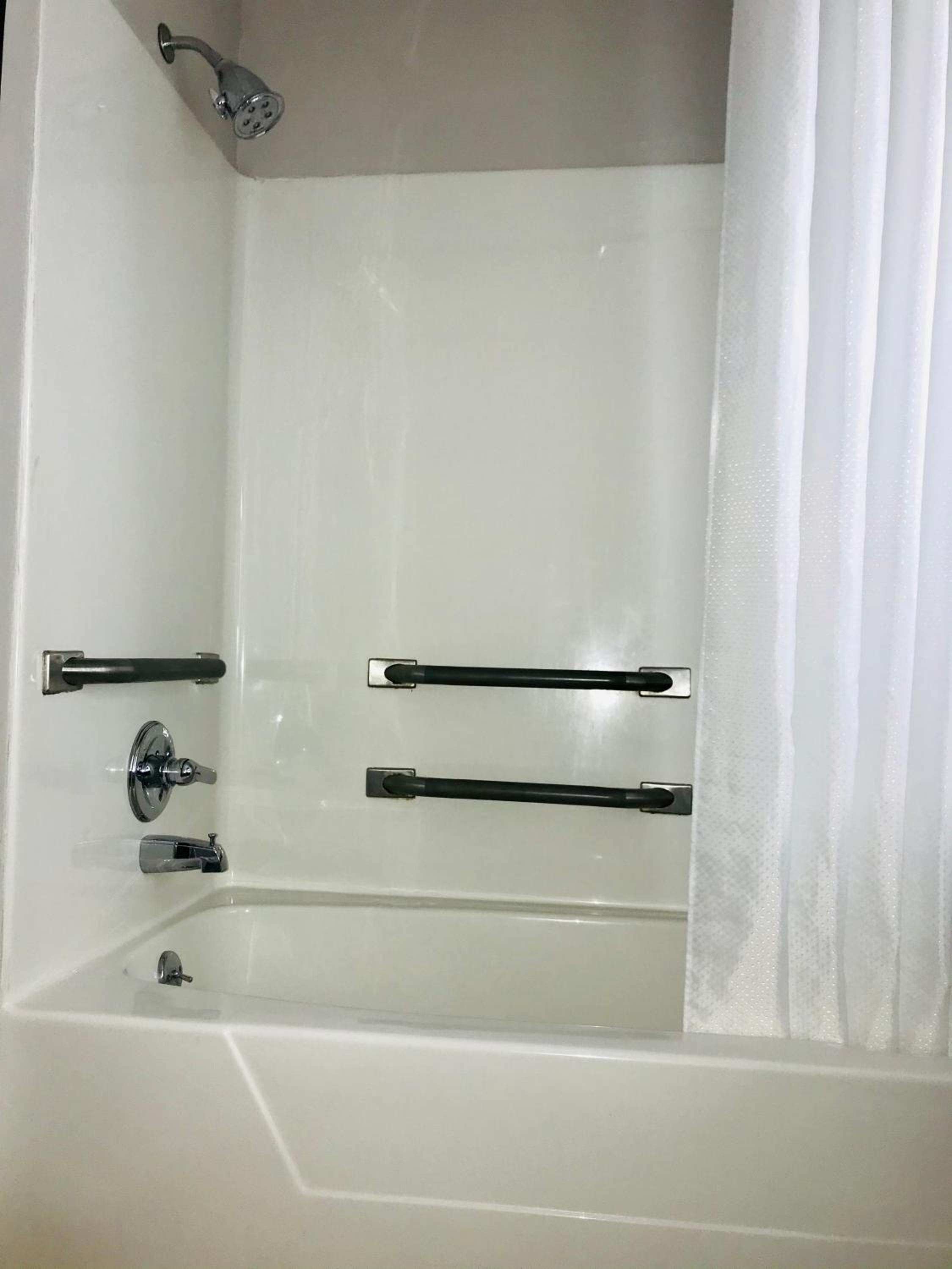 One-Bedroom King Suite - Disability Access/Non-Smoking - Photo 4