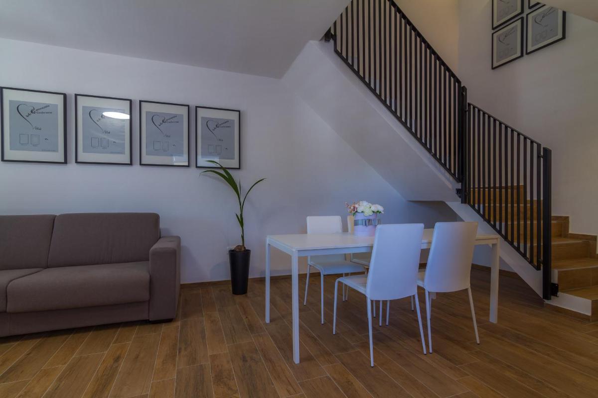 Deluxe Apartment with Terrace - Photo 5