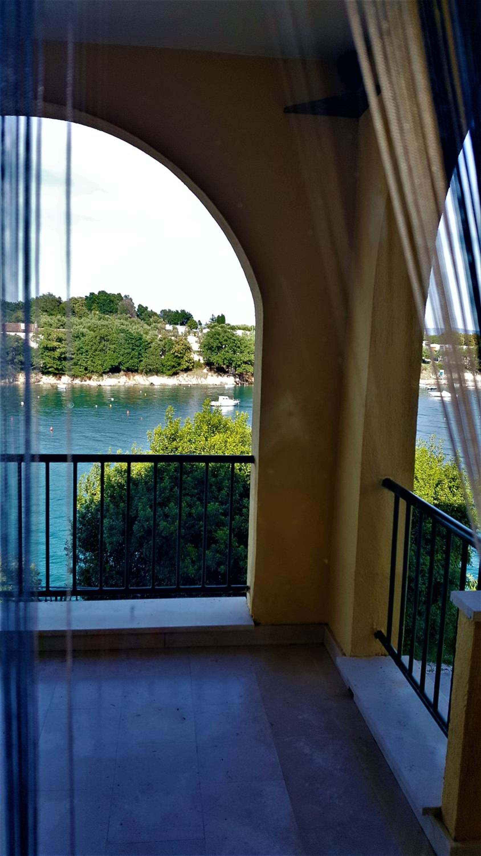 Two-Bedroom Apartment with Terrace and Sea View - 1 - Photo 32