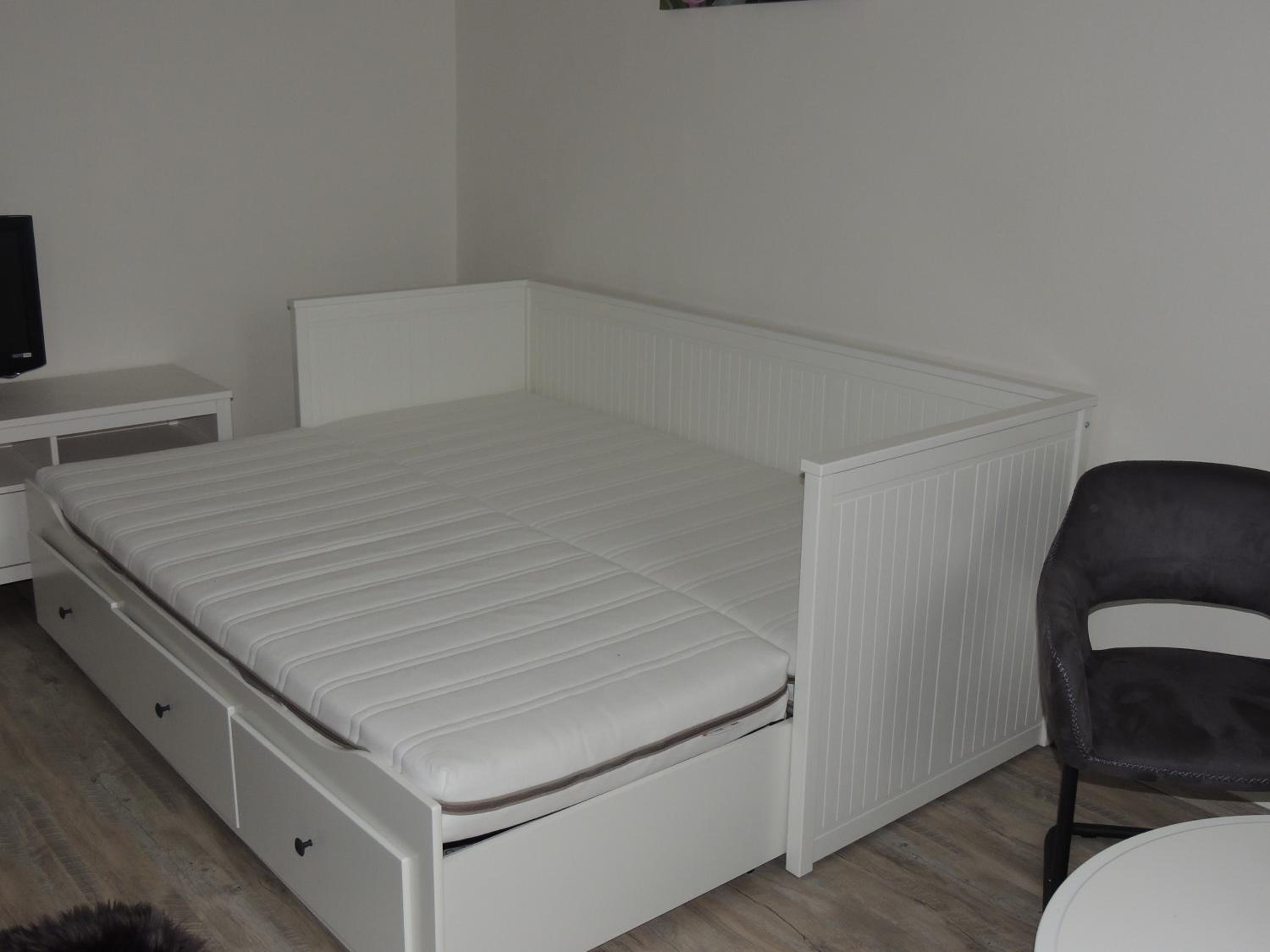 One-Bedroom Apartment - Photo 9