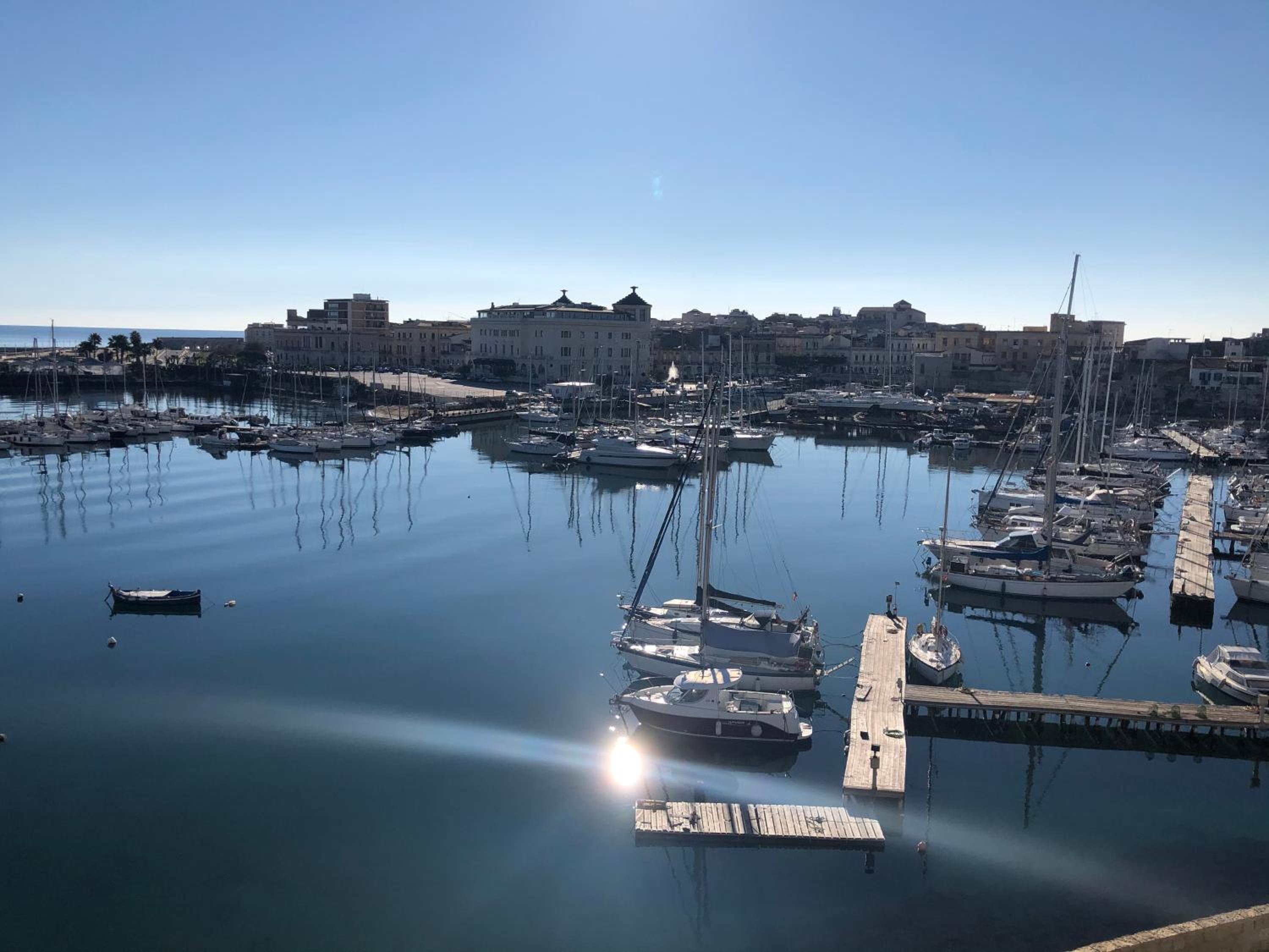 Deluxe Double Room with Sea View - Photo 14