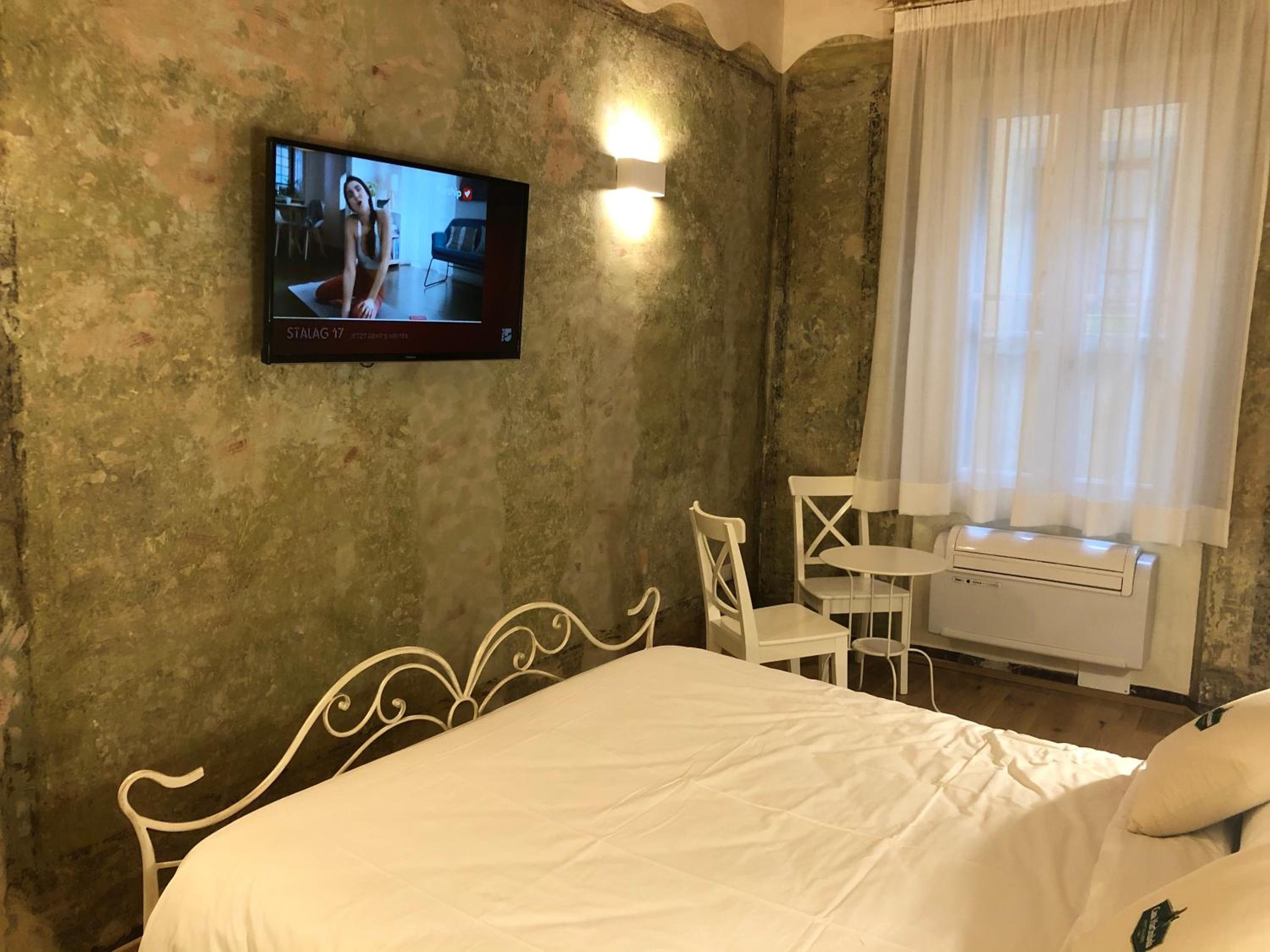 Double Room with Private Bathroom photo 1
