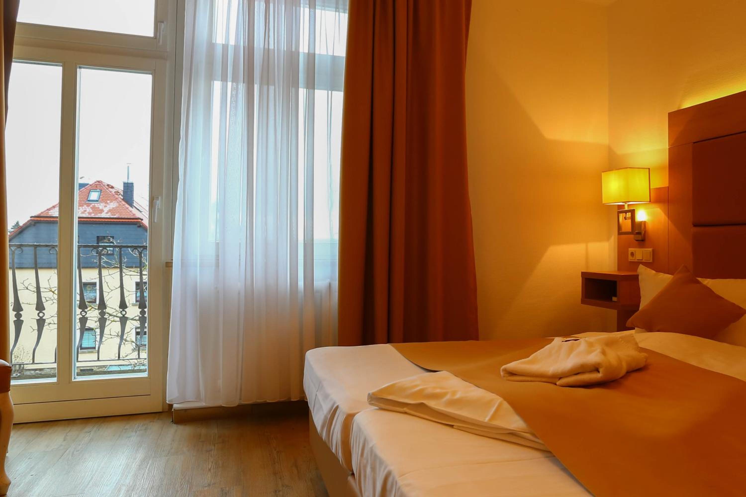 Double Room with Balcony - Photo 1