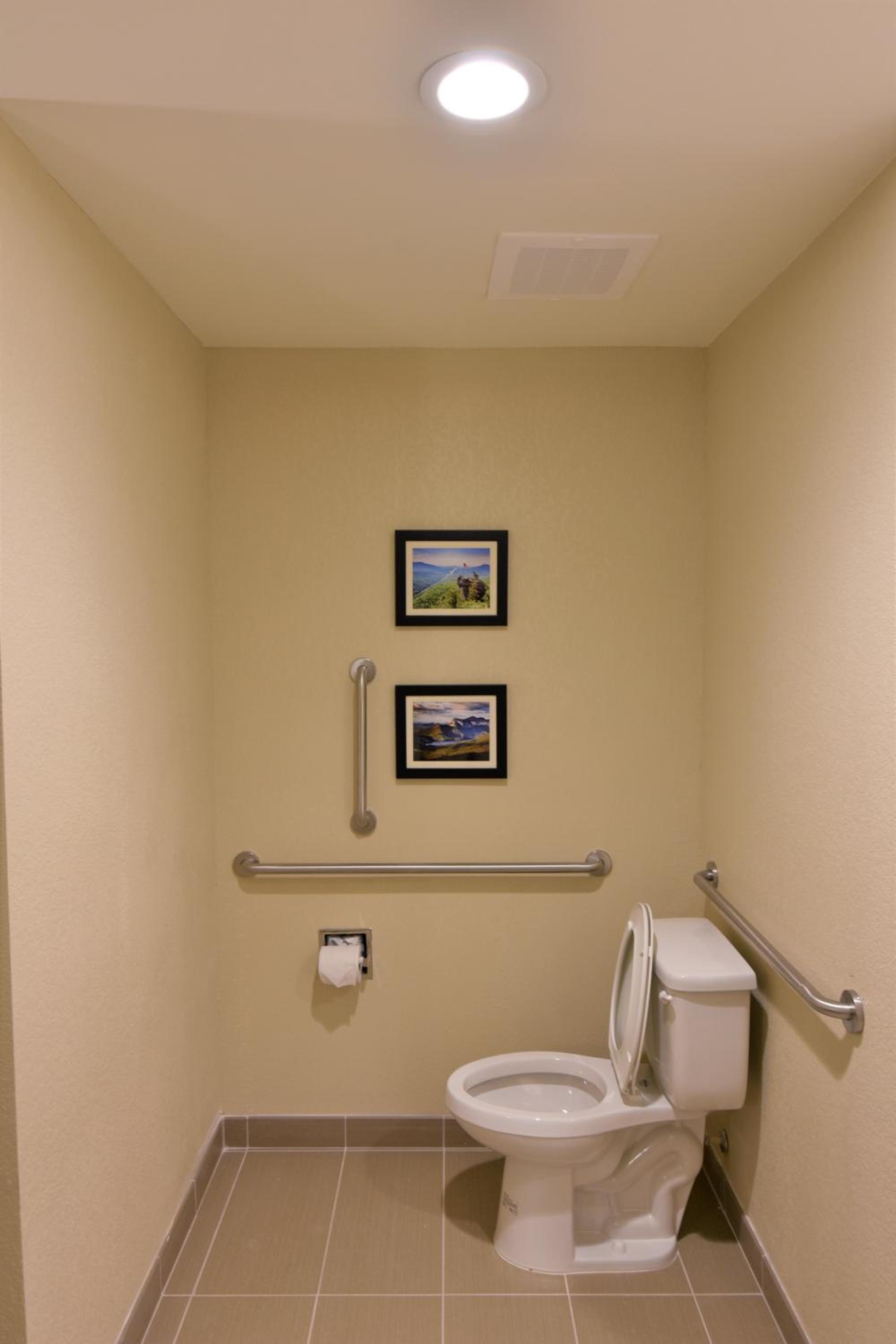 King Suite - Accessible/Non-Smoking - Photo 3