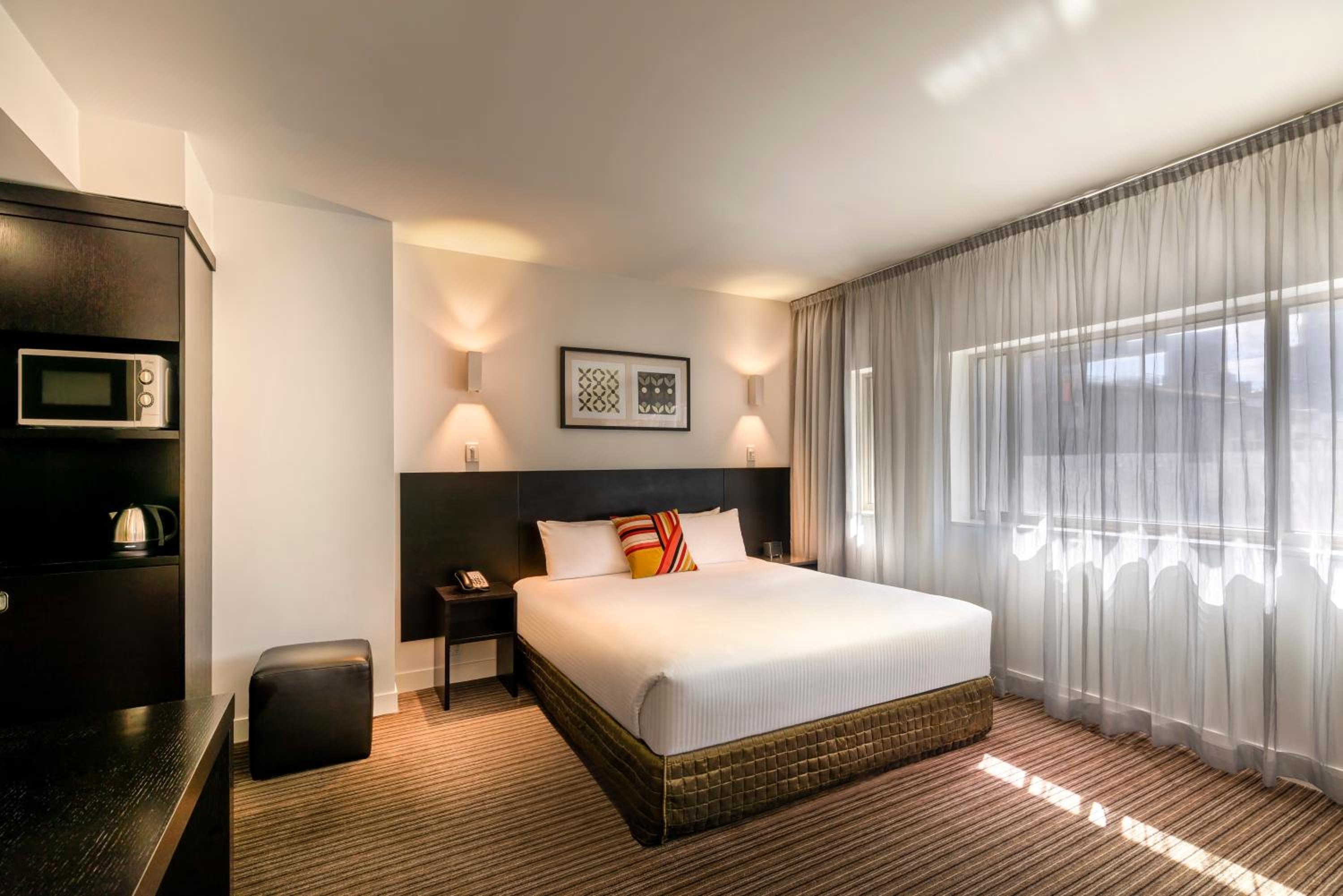 Deluxe King Room - Photo 1